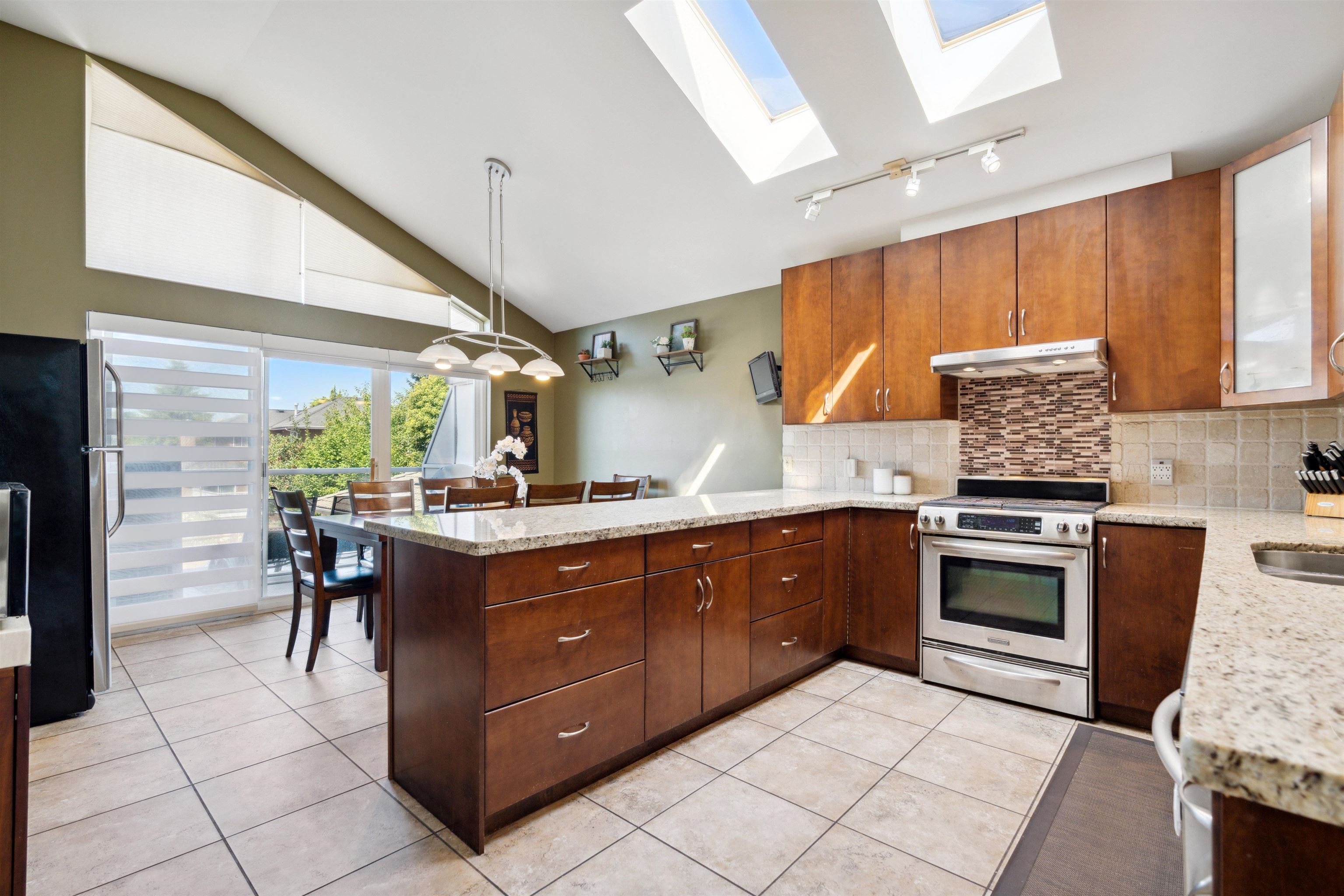 1199 PHILLIPS AVENUE, Burnaby, British Columbia, 5 Bedrooms Bedrooms, ,3 BathroomsBathrooms,Residential Attached,For Sale,R2823607