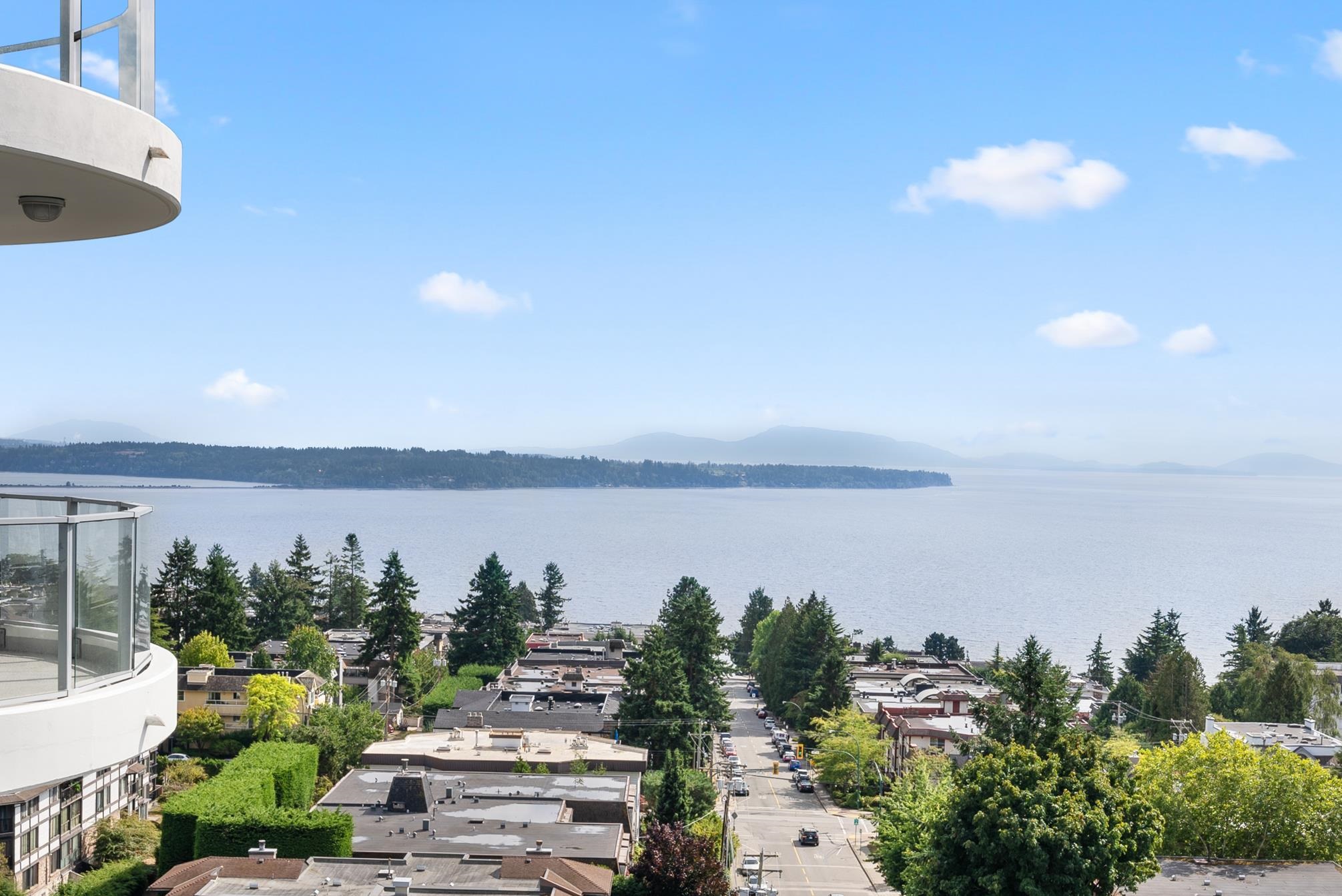 White Rock Apartment/Condo for sale:  1 bedroom 831 sq.ft. (Listed 2023-10-12)