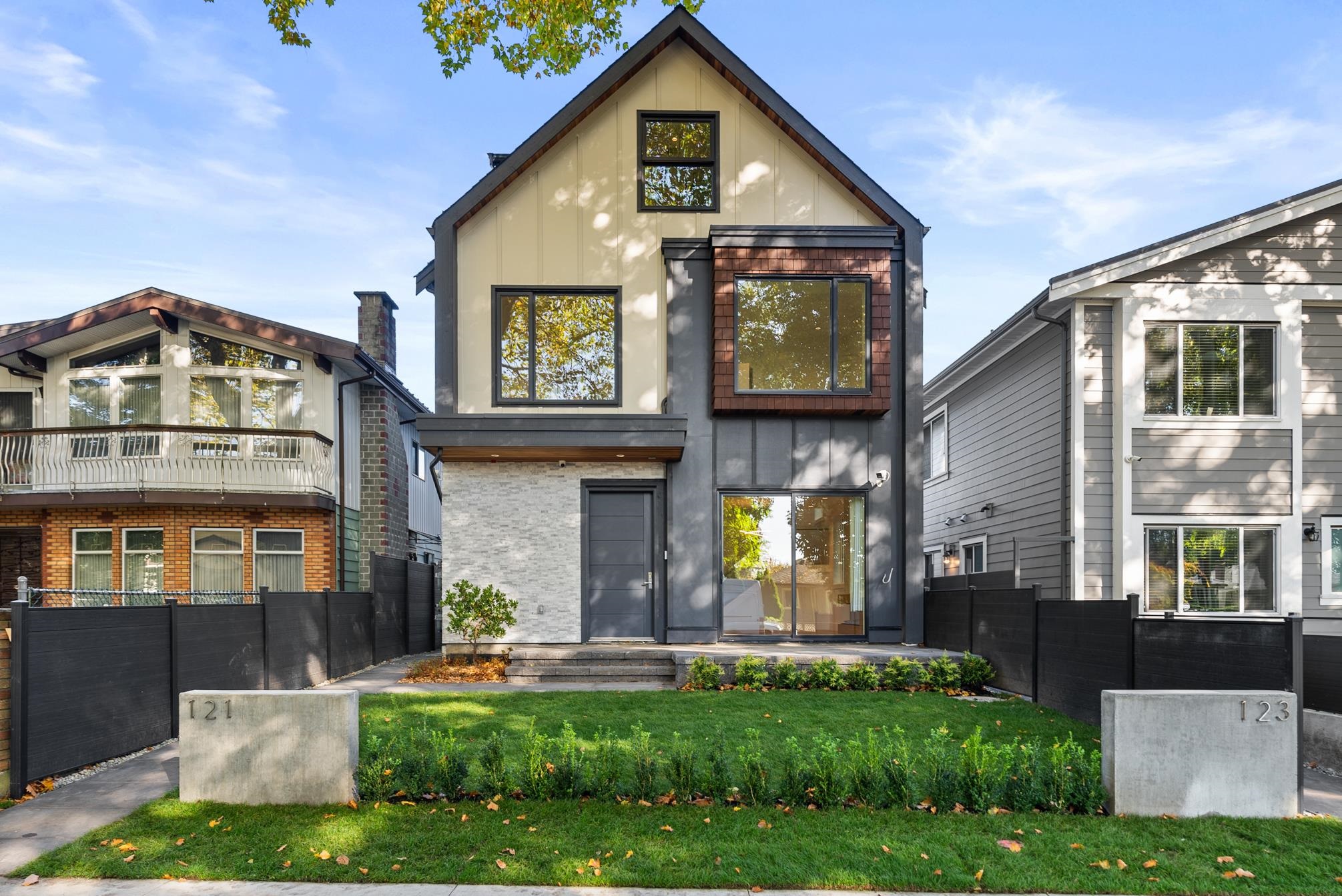 121 E 42nd Avenue, Vancouver