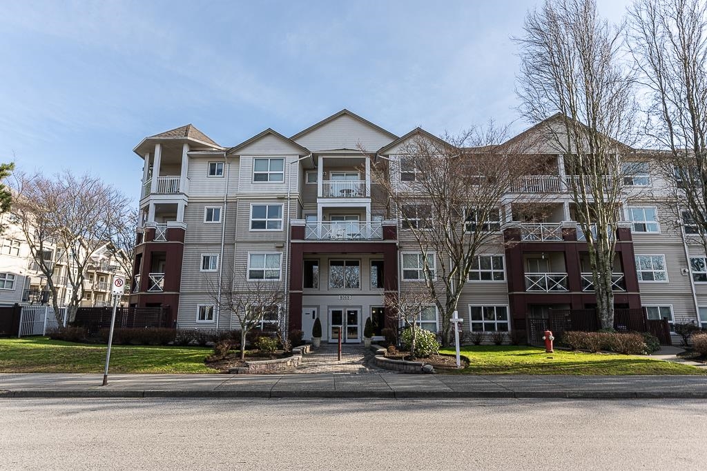 118-8068 120A STREET, Surrey, British Columbia, 2 Bedrooms Bedrooms, ,1 BathroomBathrooms,Residential Attached,For Sale,R2825678