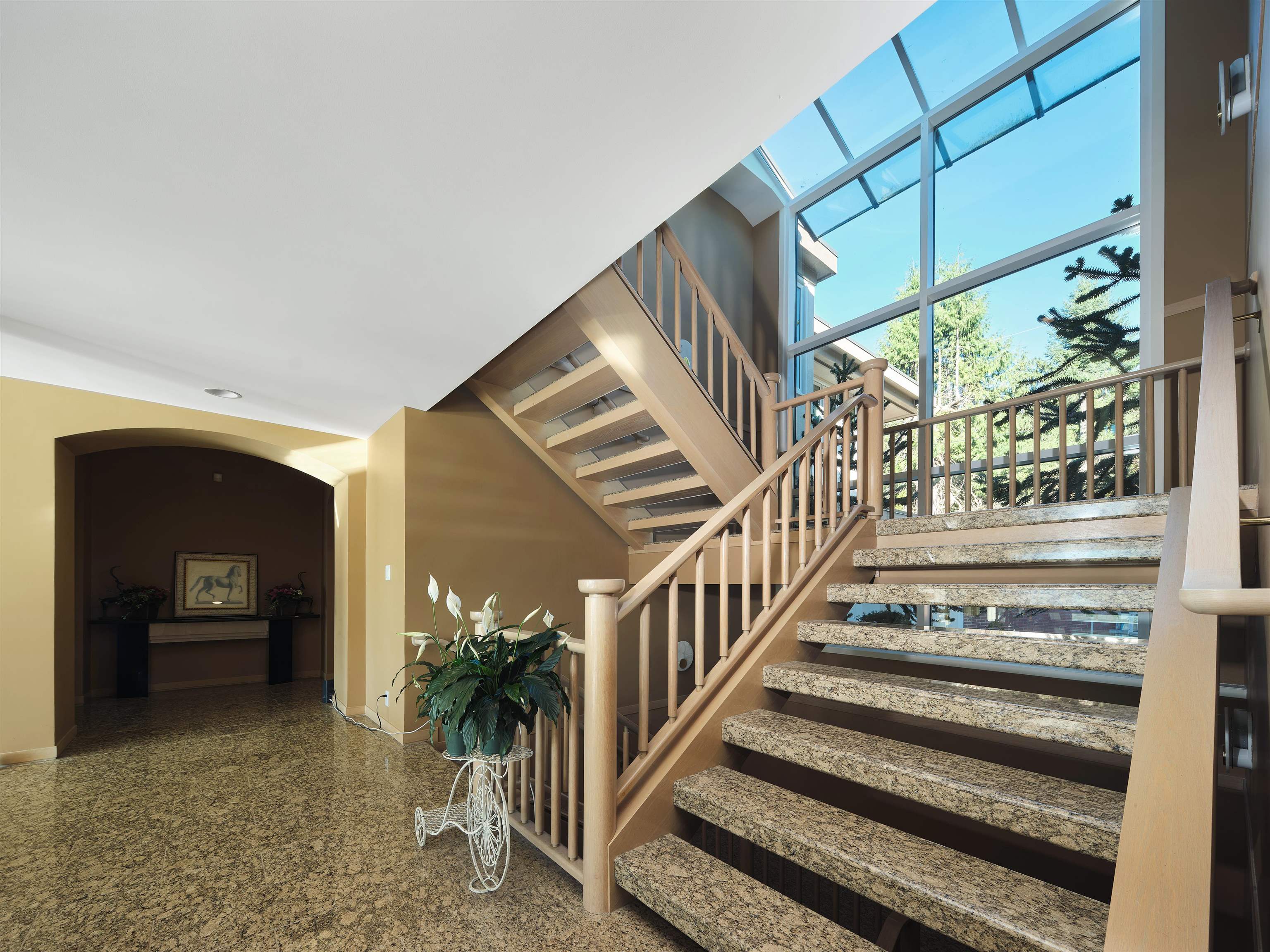 Listing image of 1025 KING GEORGES WAY