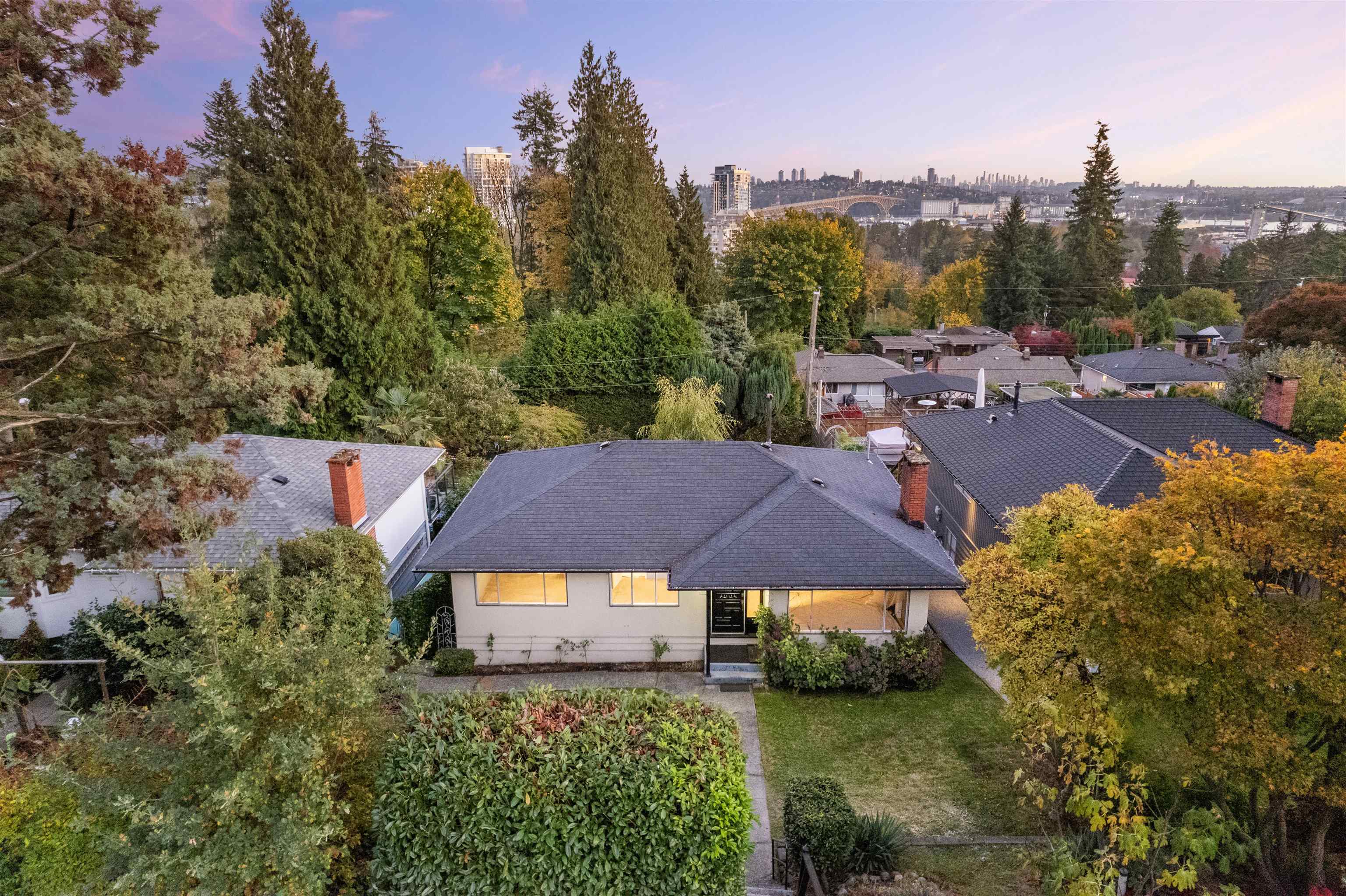 1277 Adderley Street North Vancouver — For Sale 1,650,000