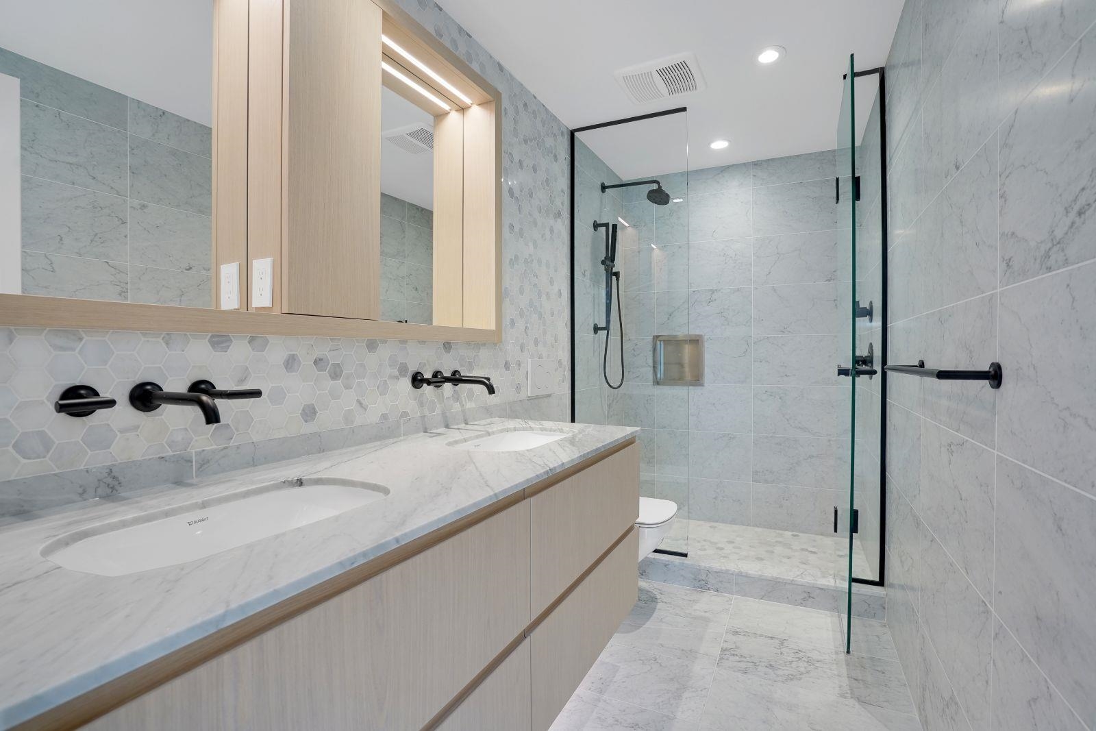 403 1365 Davie Street, Vancouver 12