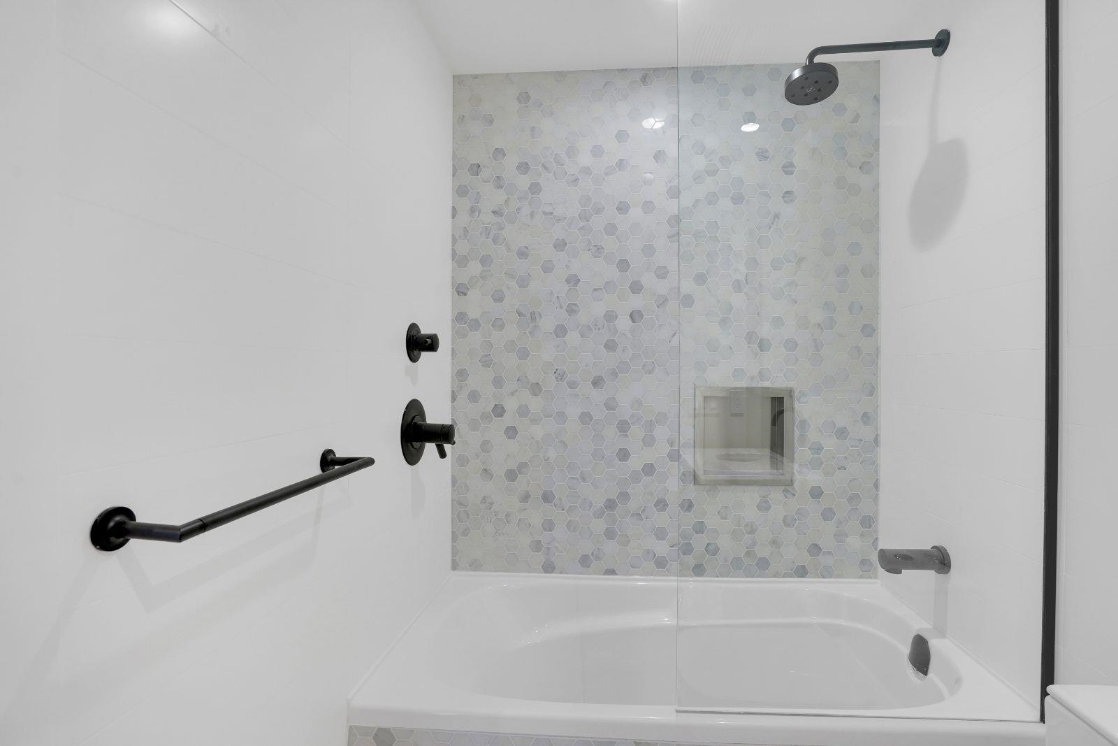 403 1365 Davie Street, Vancouver 19