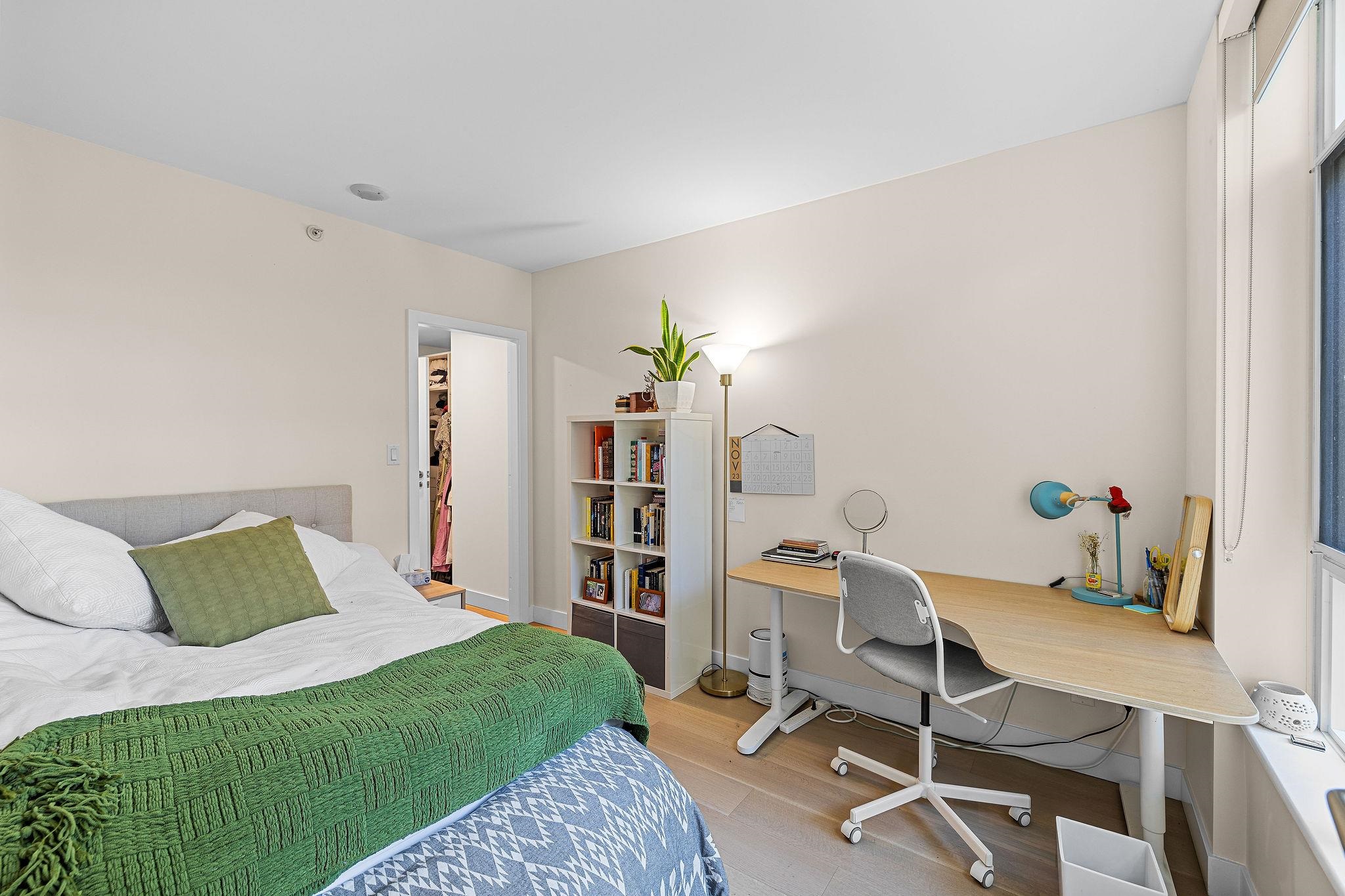 327 2288 W Broadway Avenue, Vancouver 14