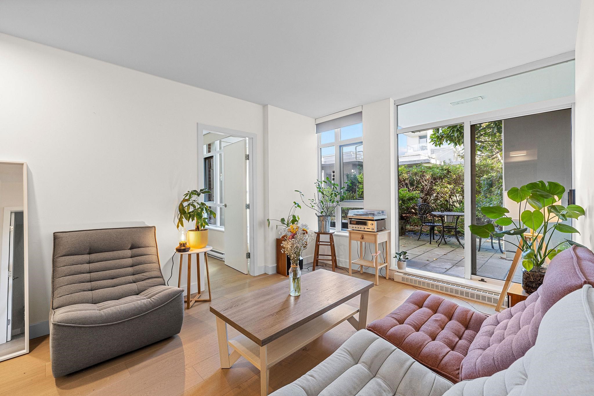 327 2288 W Broadway Avenue, Vancouver 6