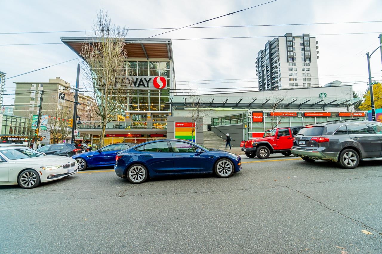 304 828 Gilford Street, Vancouver 21