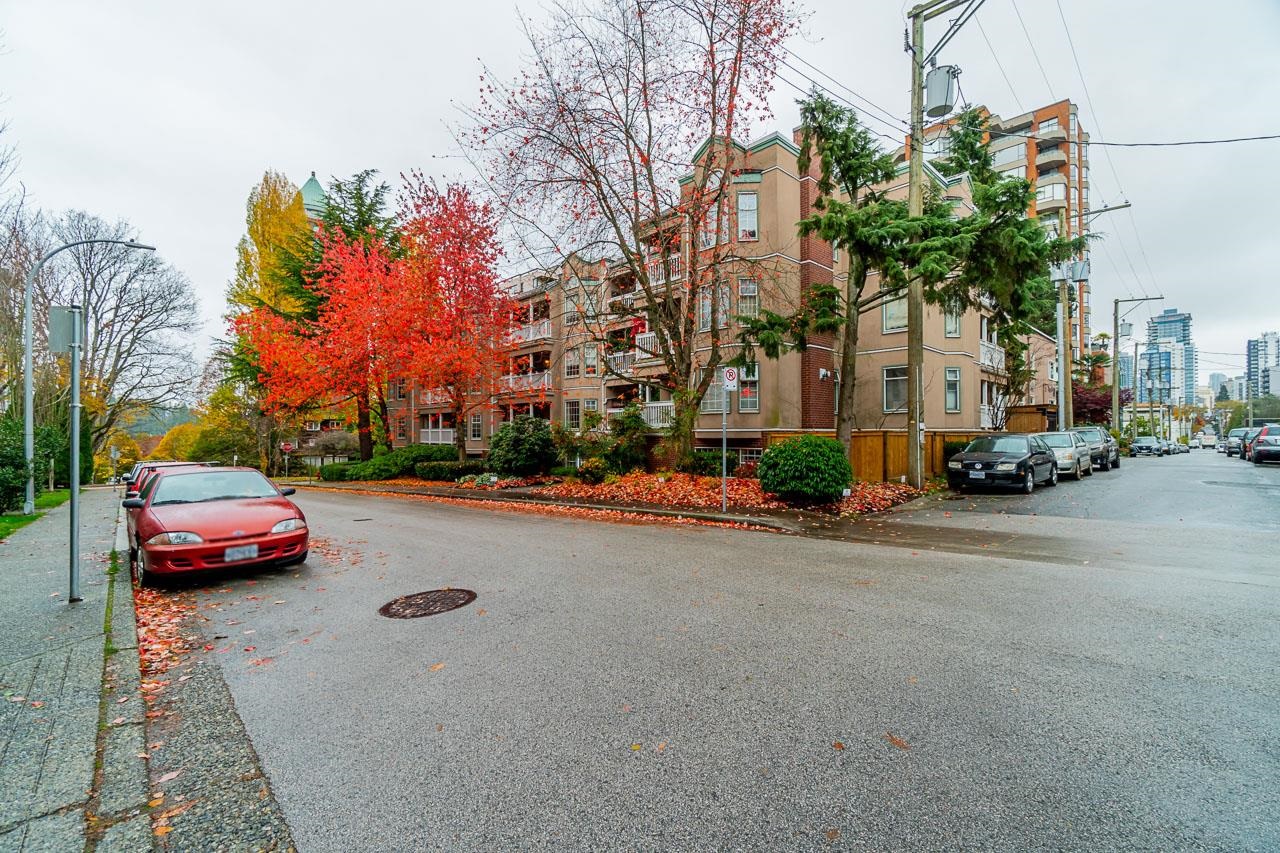 304 828 Gilford Street, Vancouver 24