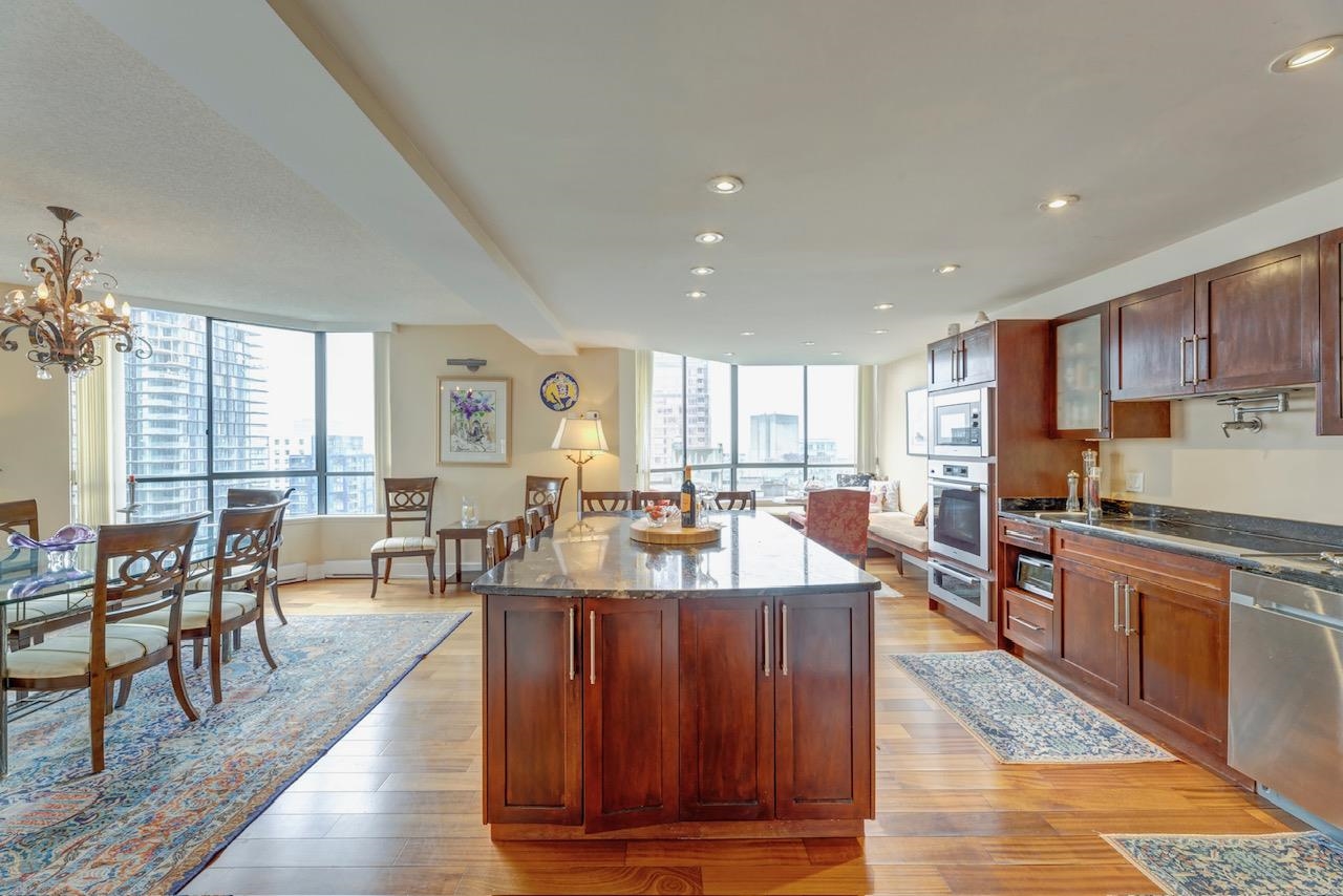 1904 738 Broughton Street, Vancouver 7