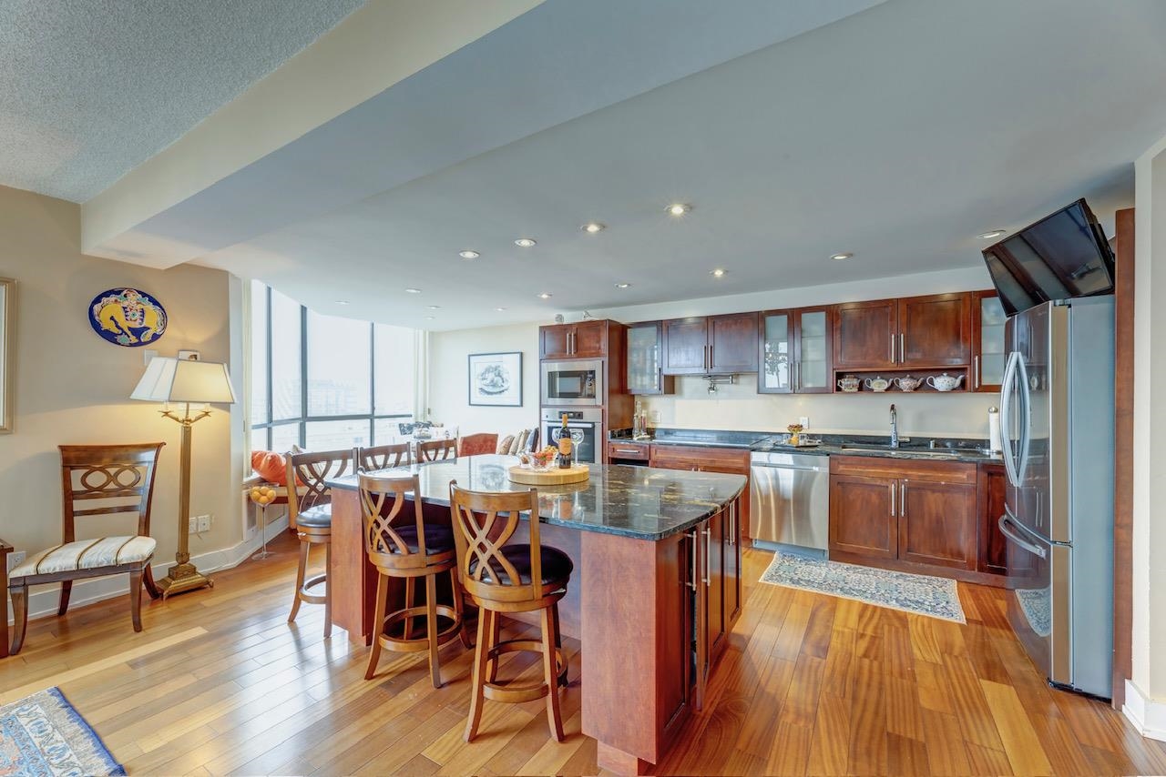 1904 738 Broughton Street, Vancouver 8