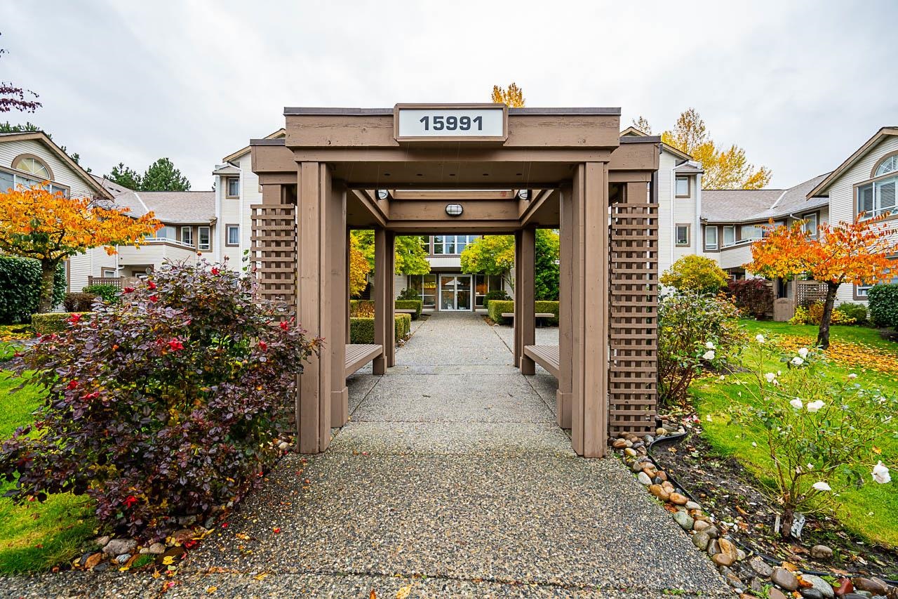 209-15991 THRIFT AVENUE, White Rock, British Columbia, 2 Bedrooms Bedrooms, ,2 BathroomsBathrooms,Residential Attached,For Sale,R2832008
