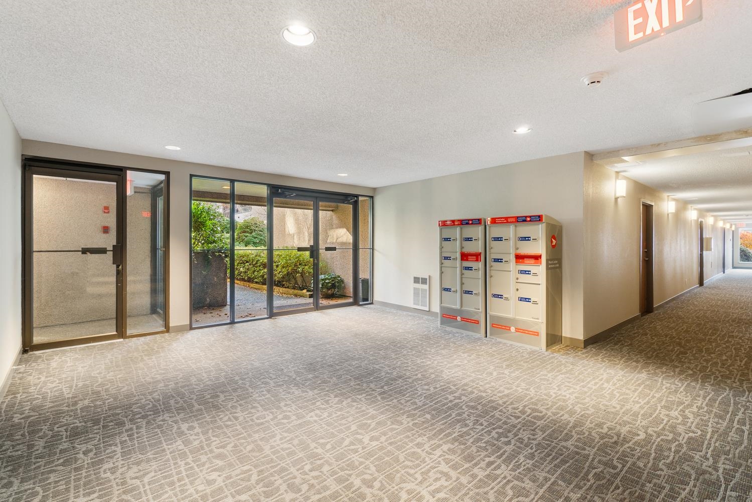 208 1050 Broughton Street, Vancouver 24