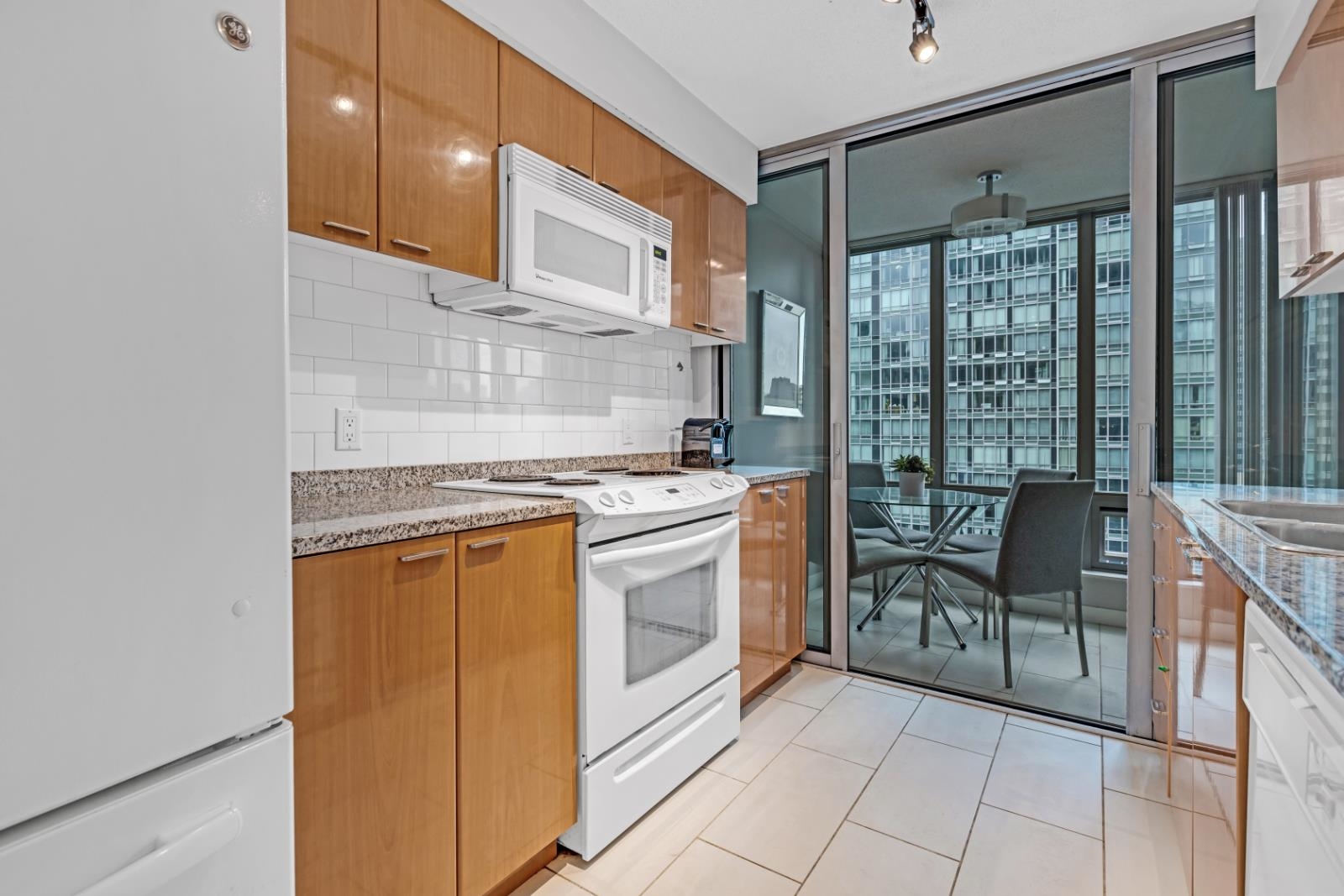 1206 1288 W Georgia Street, Vancouver 6