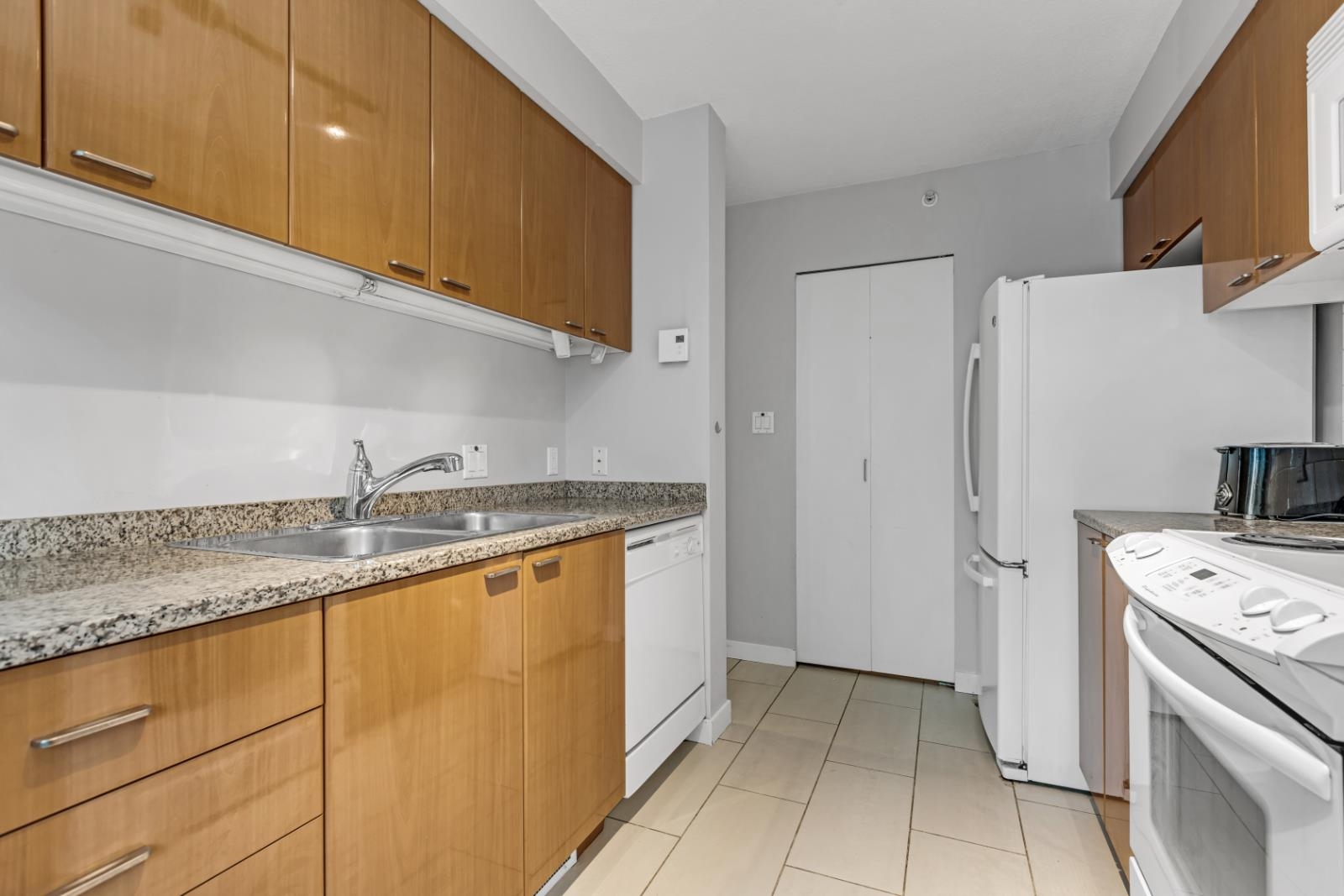 1206 1288 W Georgia Street, Vancouver 7
