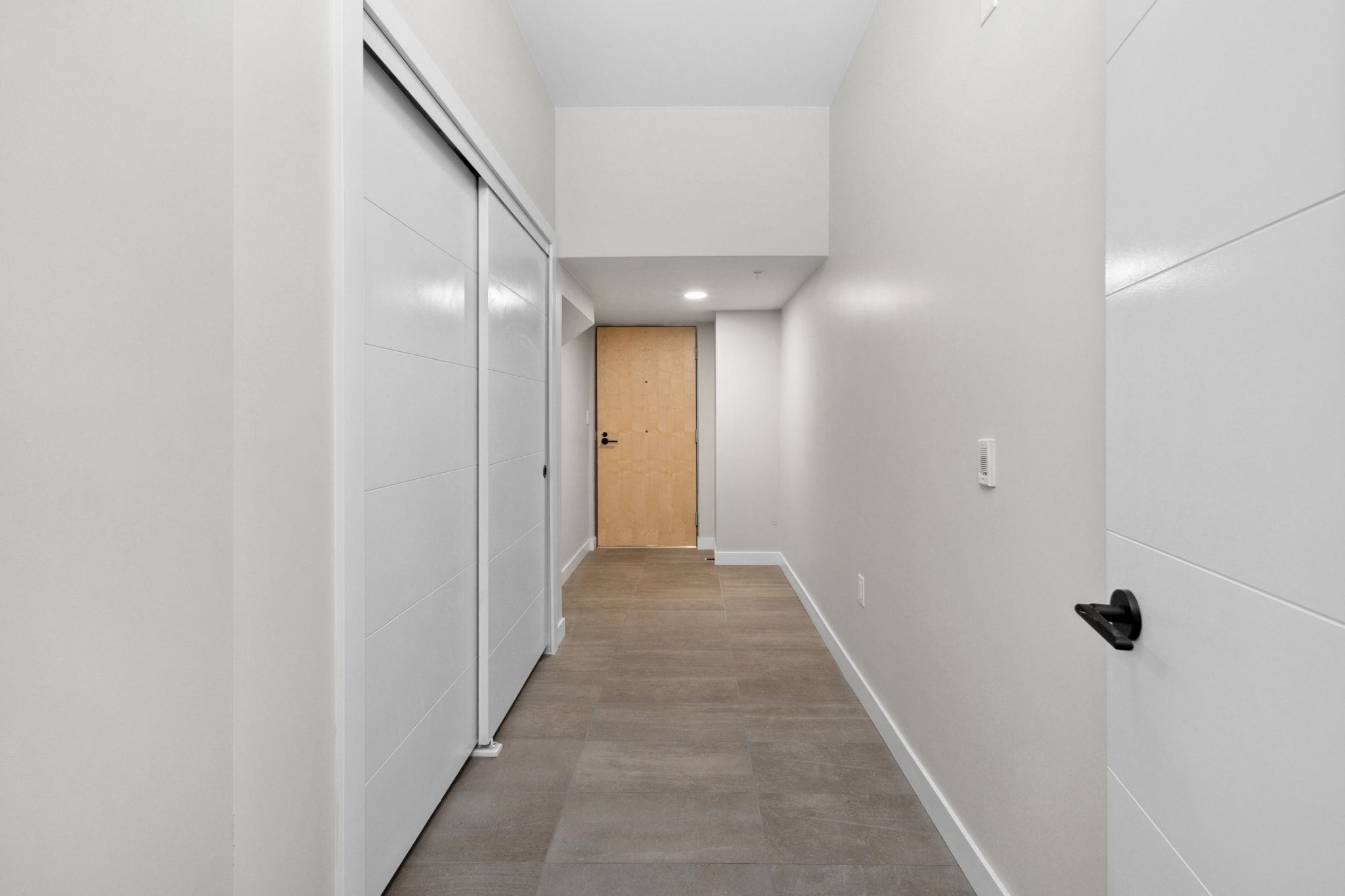 2512 Fraser Street, Vancouver 27