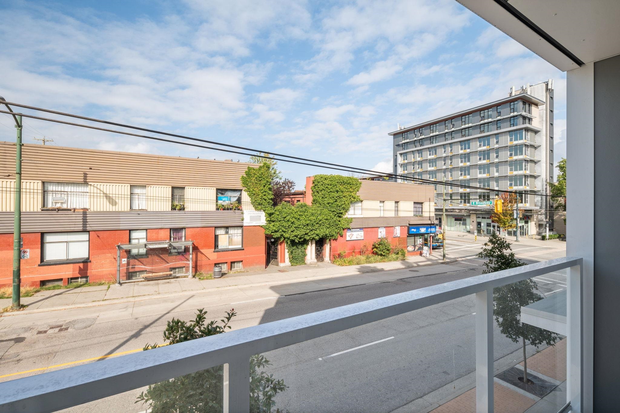 2512 Fraser Street, Vancouver 33