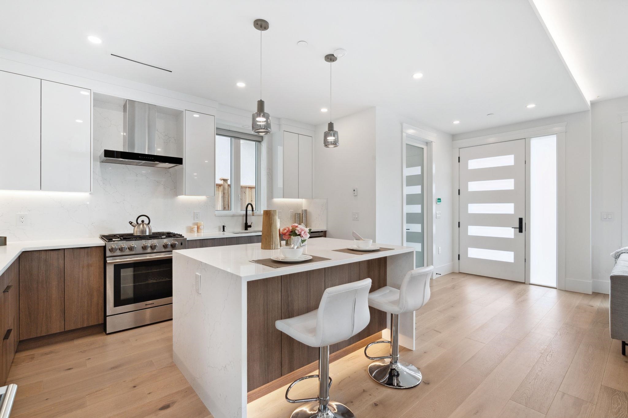 2846 Mcgill Street, Vancouver 9