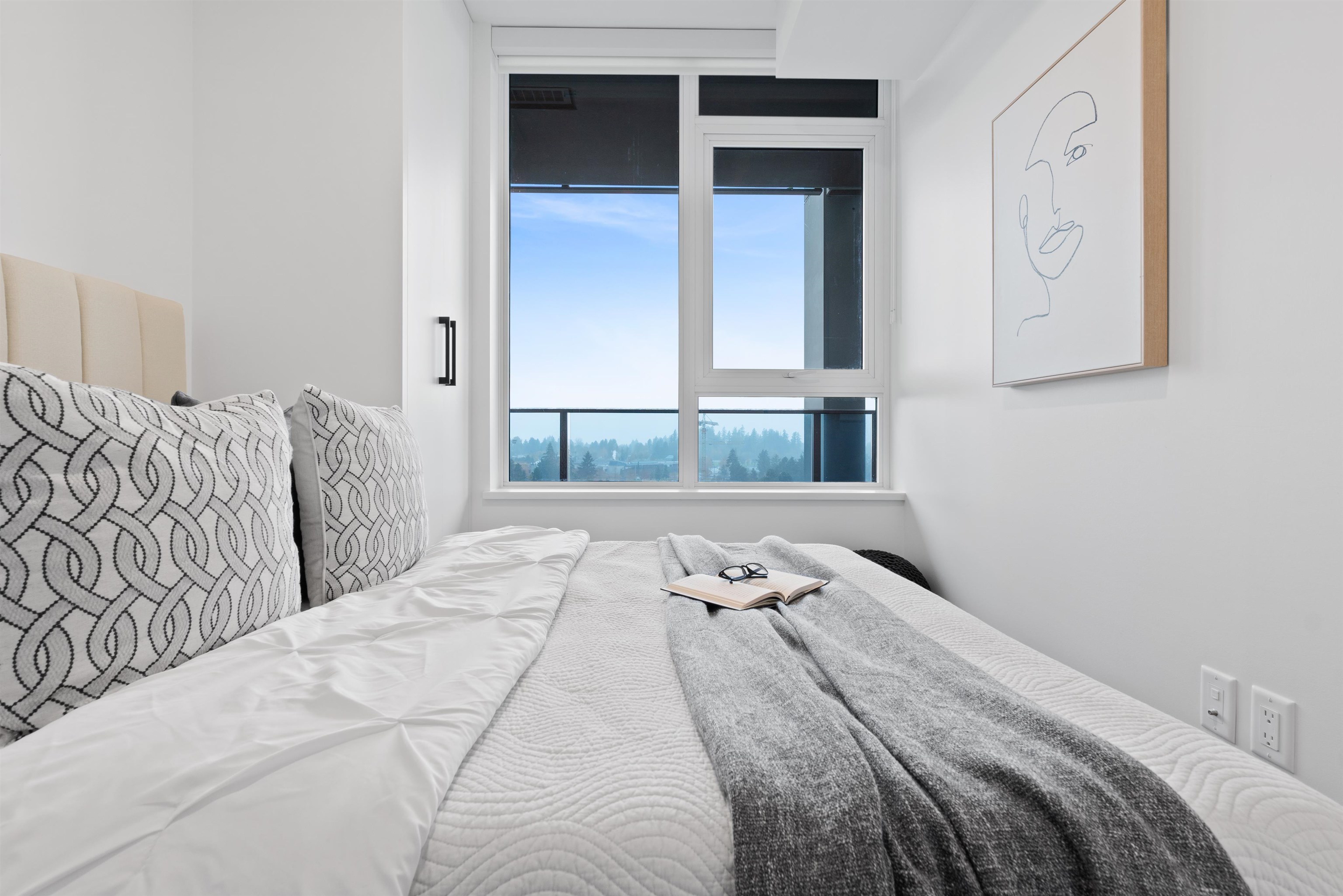 Michael Sung, 1501-13428 105 AVENUE, Surrey, British Columbia, 2 Bedrooms, 1 Bathroom, Residential Attached,For Sale ,R2832518
