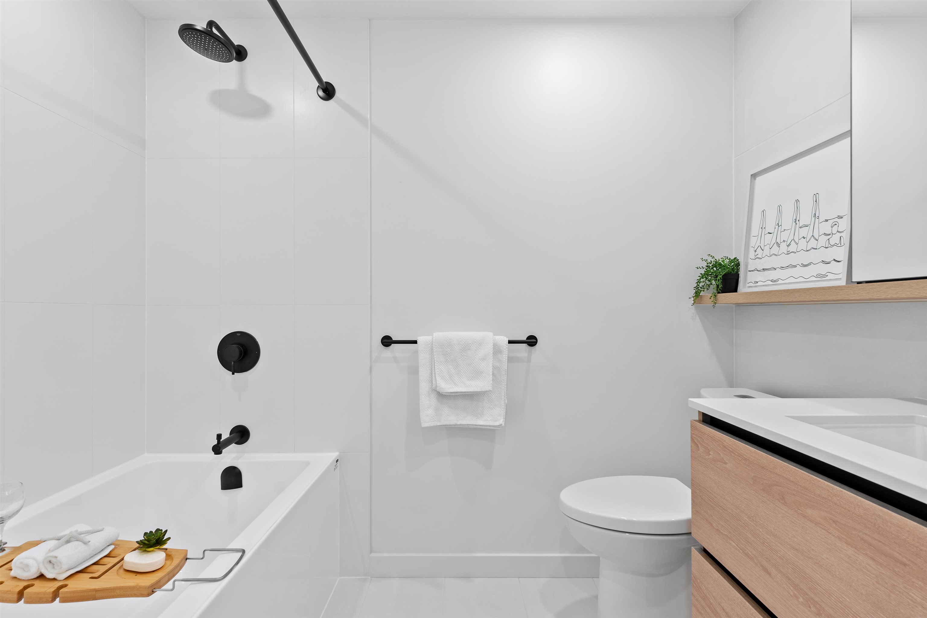Michael Sung, 1501-13428 105 AVENUE, Surrey, British Columbia, 2 Bedrooms, 1 Bathroom, Residential Attached,For Sale ,R2832518