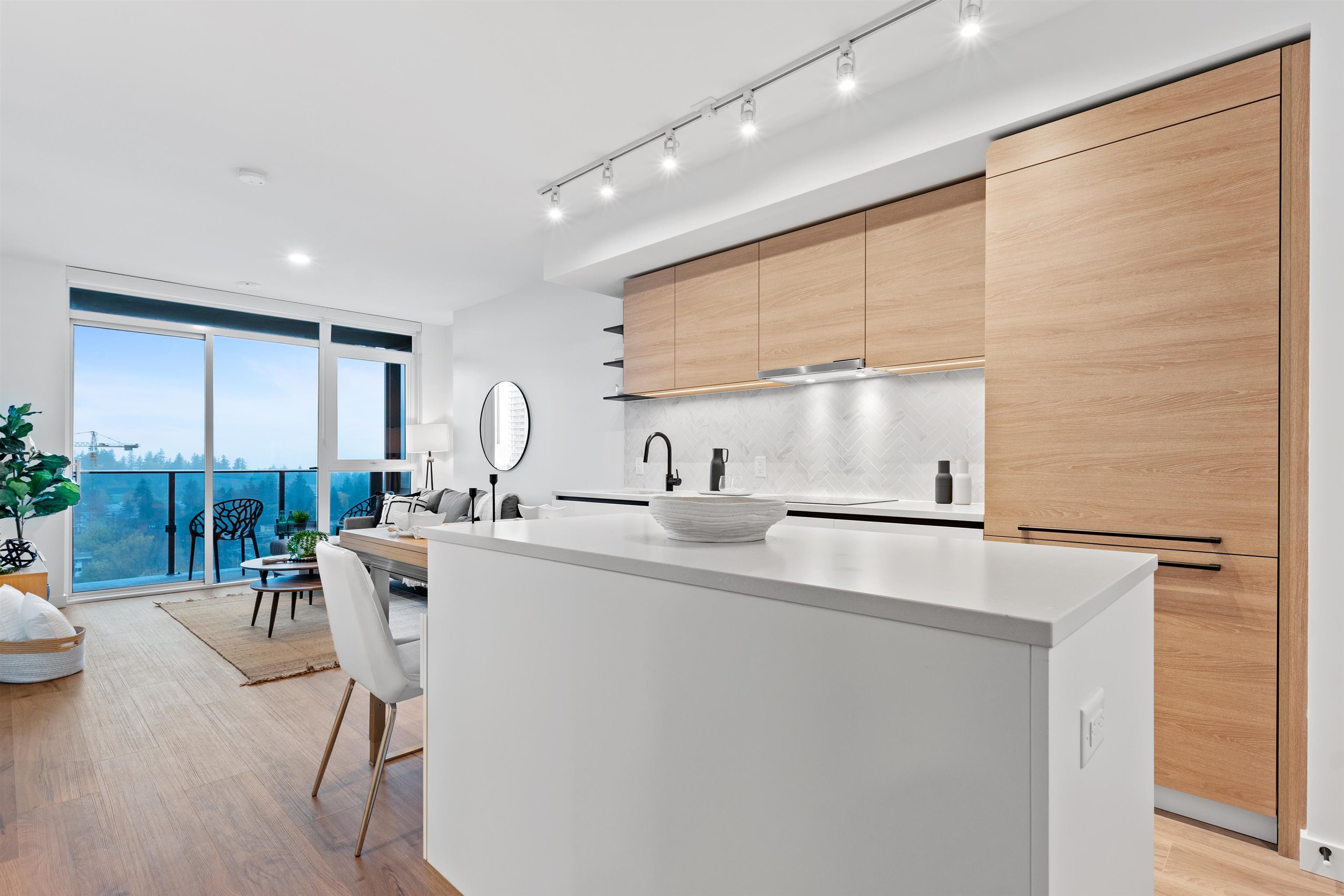 Michael Sung, 1501-13428 105 AVENUE, Surrey, British Columbia, 2 Bedrooms, 1 Bathroom, Residential Attached,For Sale ,R2832518
