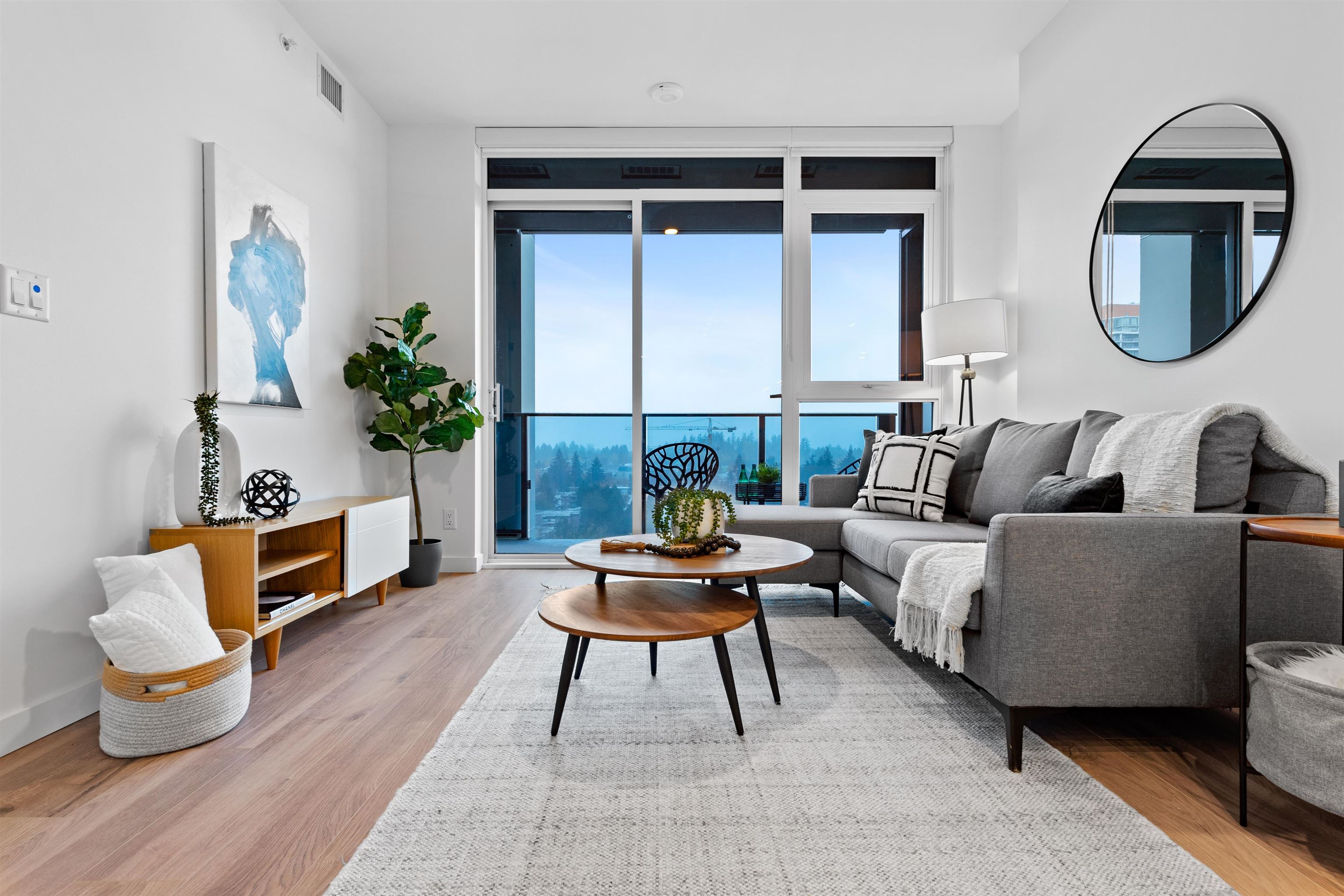 Michael Sung, 1501-13428 105 AVENUE, Surrey, British Columbia, 2 Bedrooms, 1 Bathroom, Residential Attached,For Sale ,R2832518