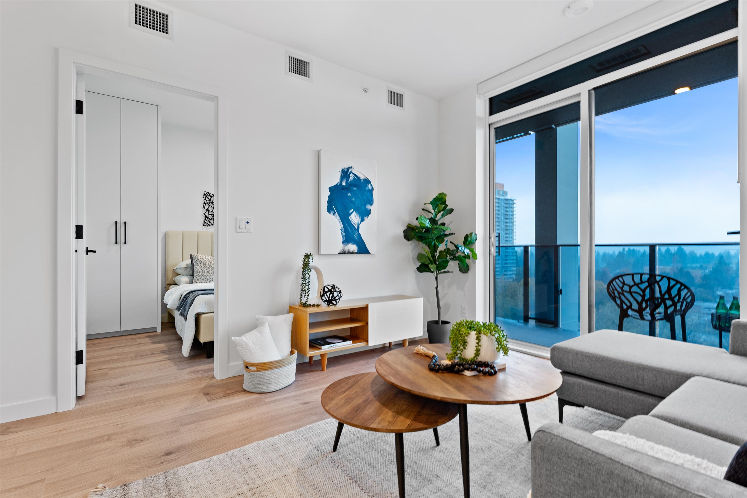 Michael Sung, 1501-13428 105 AVENUE, Surrey, British Columbia, 2 Bedrooms, 1 Bathroom, Residential Attached,For Sale ,R2832518