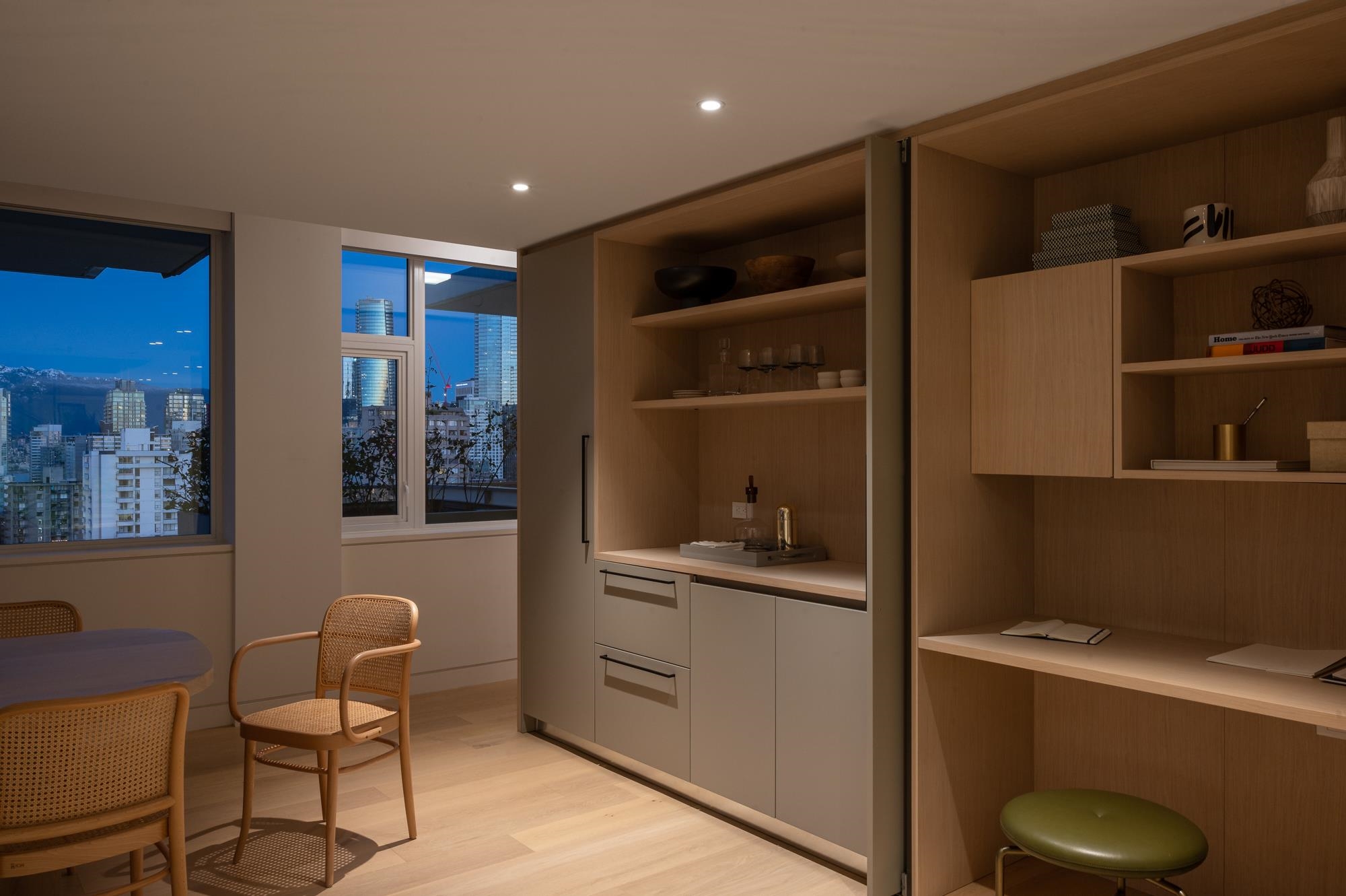 1702 1365 Davie Street, Vancouver 8