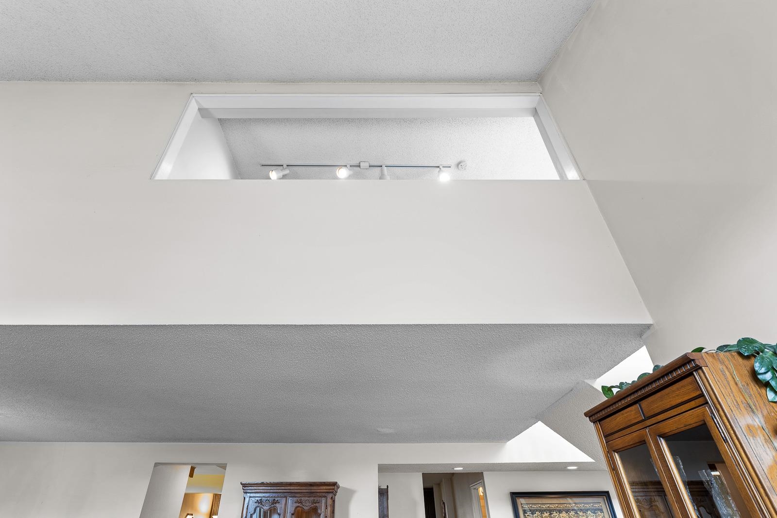 3653 Brahms Avenue, Vancouver 23