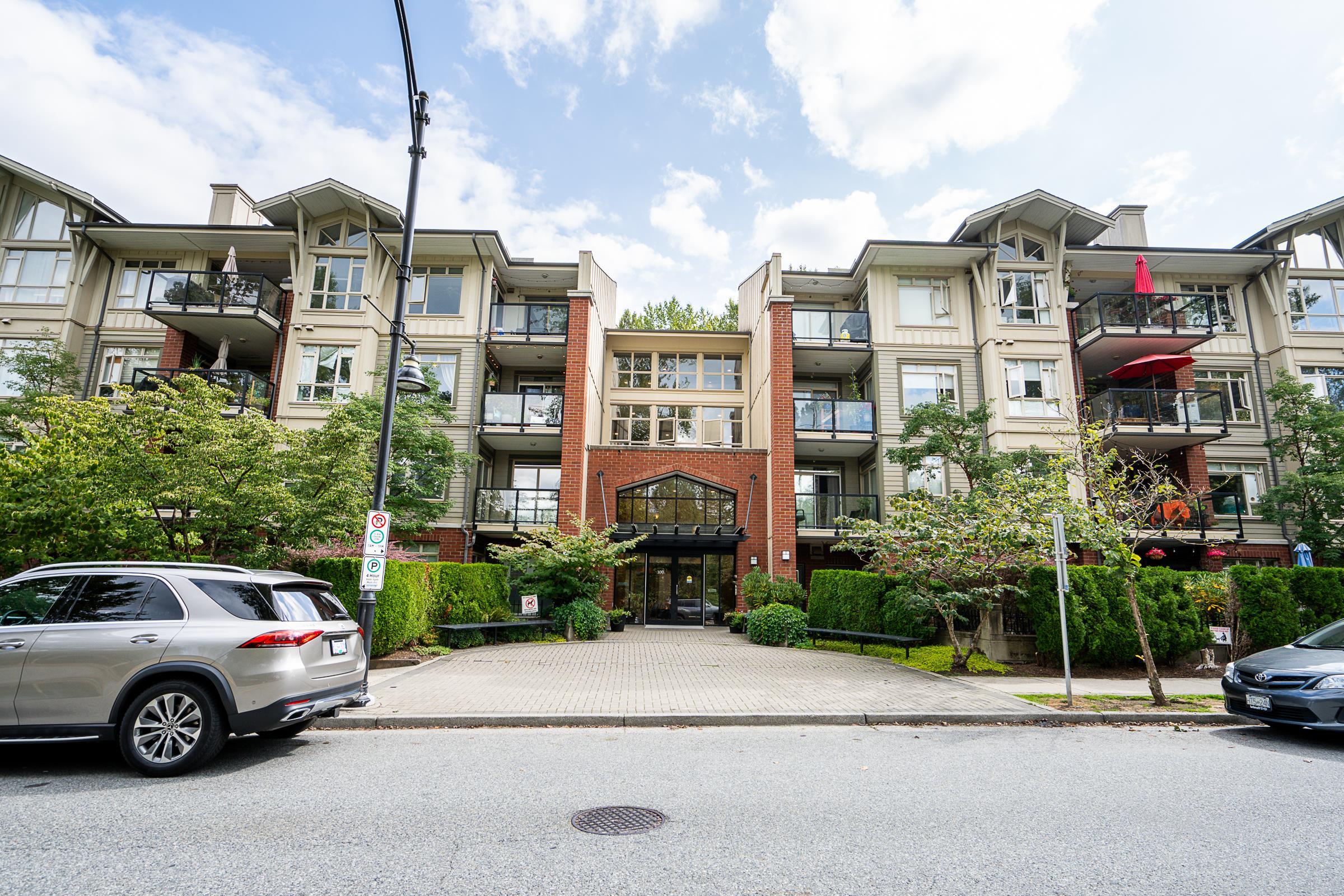 310-100 CAPILANO ROAD, Port Moody, British Columbia, 2 Bedrooms Bedrooms, ,2 BathroomsBathrooms,Residential Attached,For Sale,R2832791