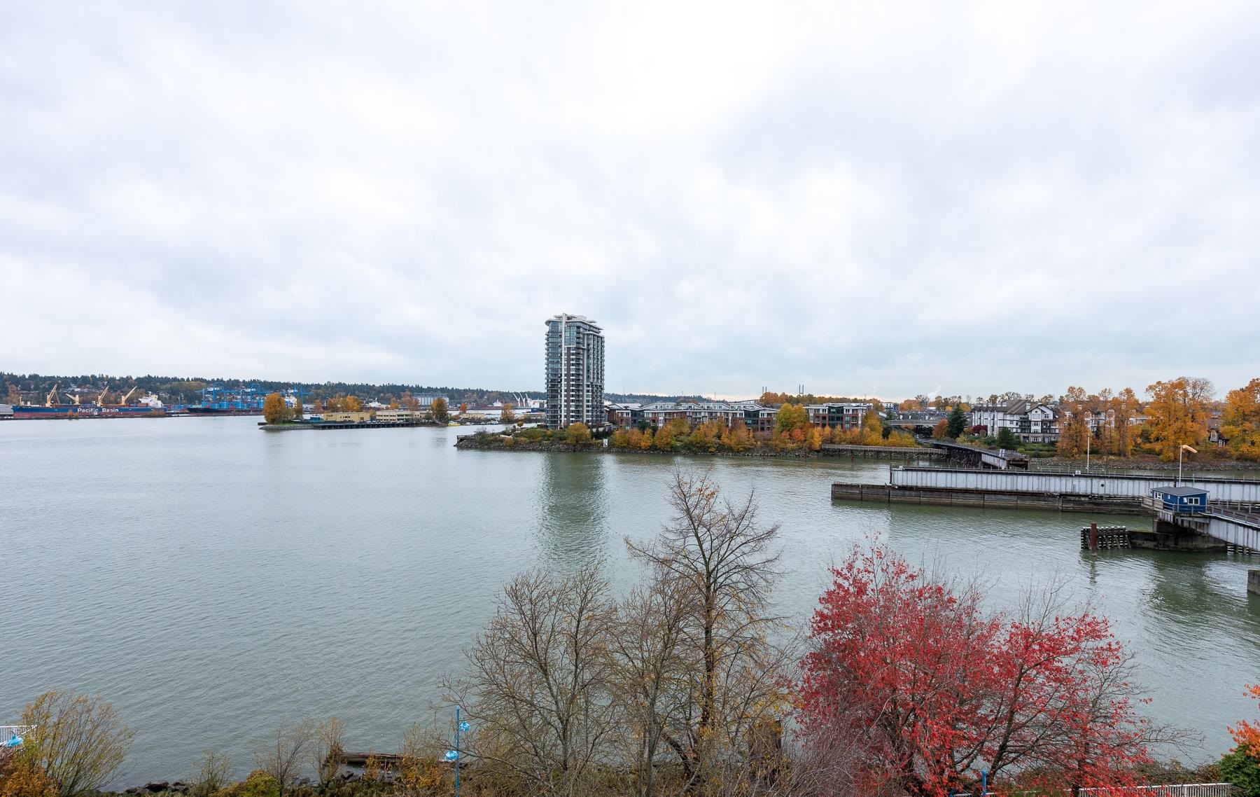 704-1250 QUAYSIDE DRIVE, New Westminster, British Columbia Apartment/Condo, 2 Bedrooms, 2 Bathrooms, Residential Attached,For Sale, MLS-R2832803