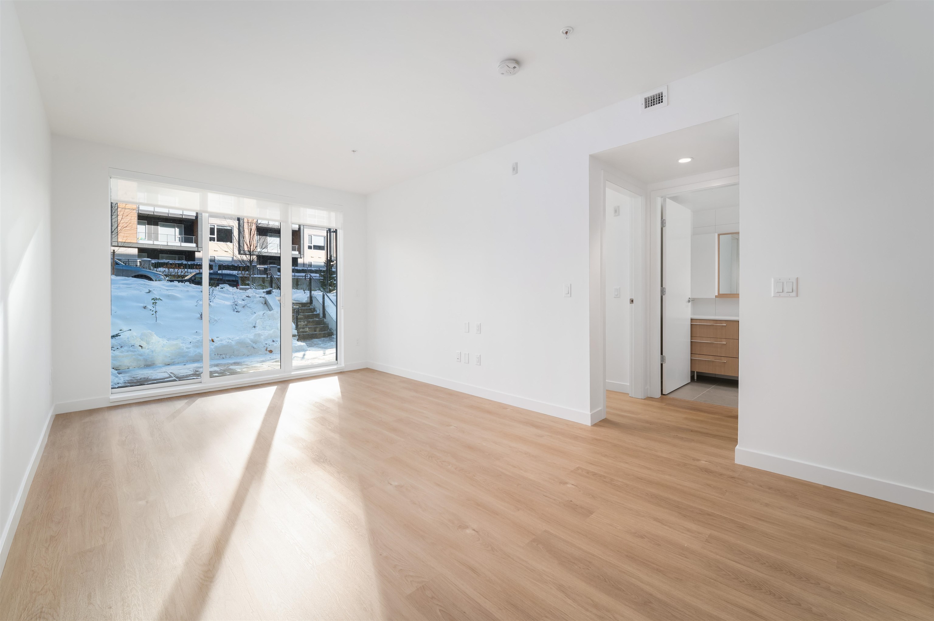 Wilson Lam Realtor, 214-9888 UNIVERSITY CRESCENT, Burnaby, British Columbia V5A 0G4, 1 Bedroom, 1 Bathroom, Residential Attached,For Sale ,R2832824