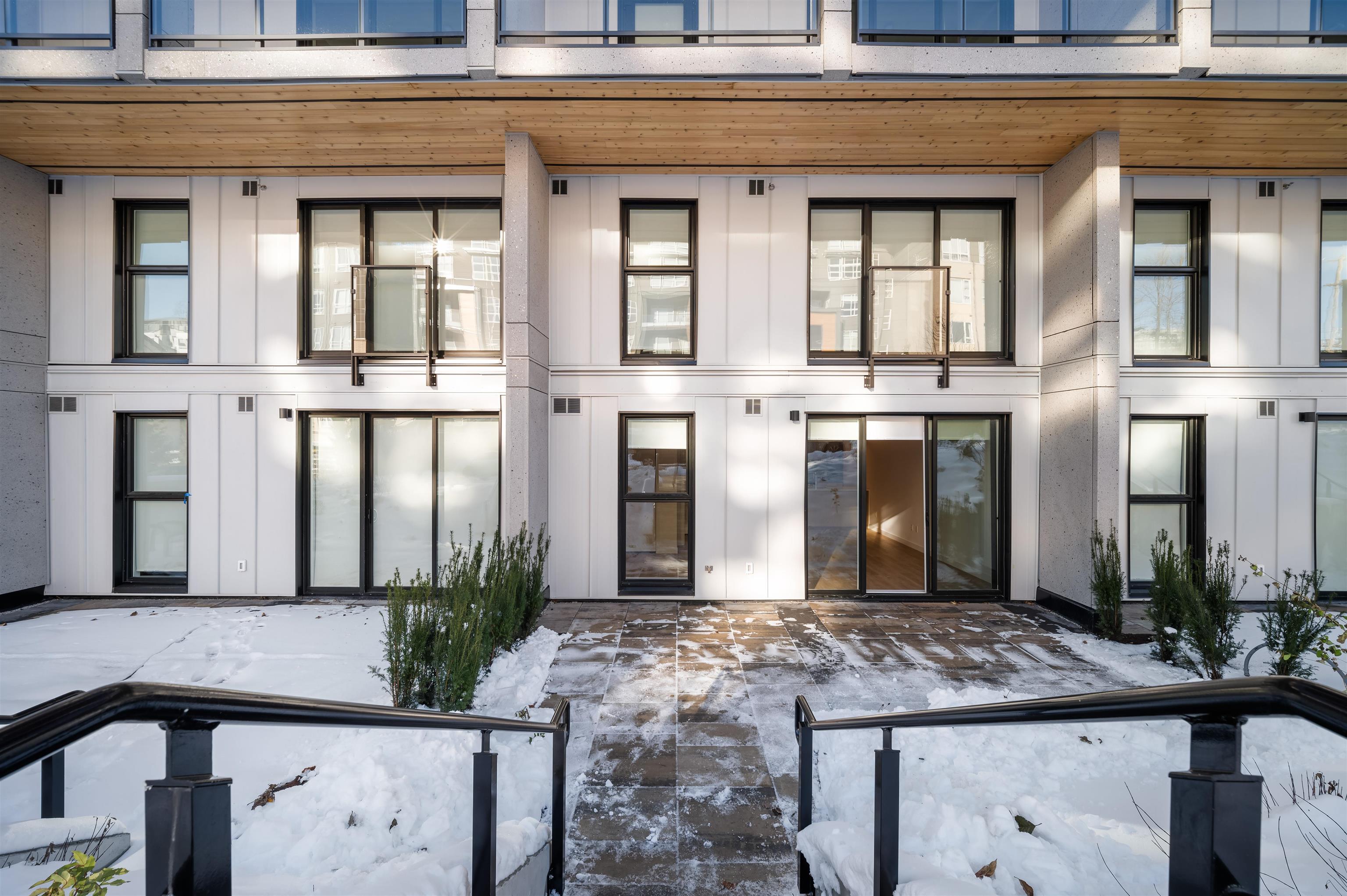 Wilson Lam Realtor, 214-9888 UNIVERSITY CRESCENT, Burnaby, British Columbia V5A 0G4, 1 Bedroom, 1 Bathroom, Residential Attached,For Sale ,R2832824