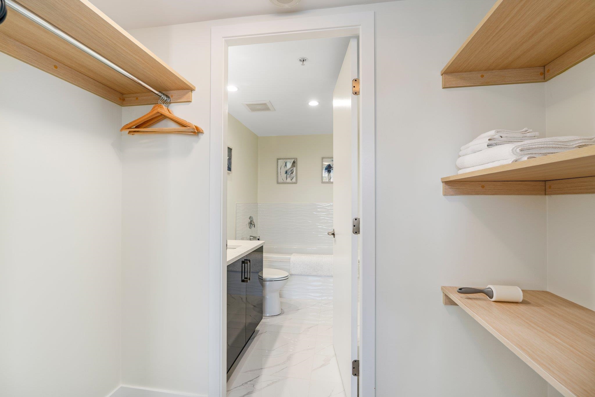 1108-788 RICHARDS STREET, Vancouver, British Columbia, 3 Bedrooms Bedrooms, ,2 BathroomsBathrooms,Residential Attached,For Sale,R2833032