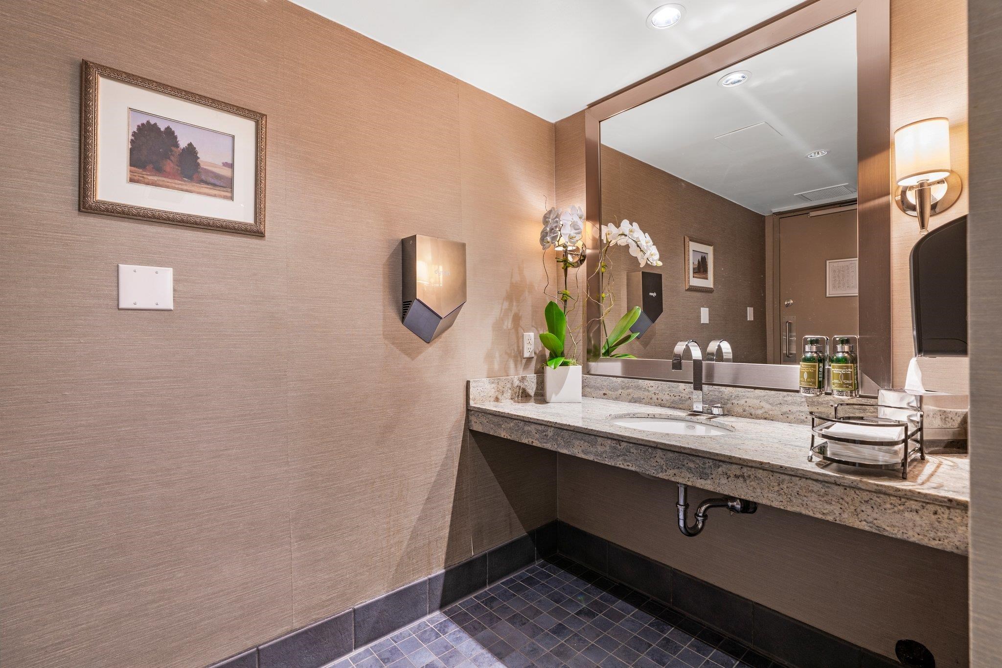 1108-788 RICHARDS STREET, Vancouver, British Columbia, 3 Bedrooms Bedrooms, ,2 BathroomsBathrooms,Residential Attached,For Sale,R2833032