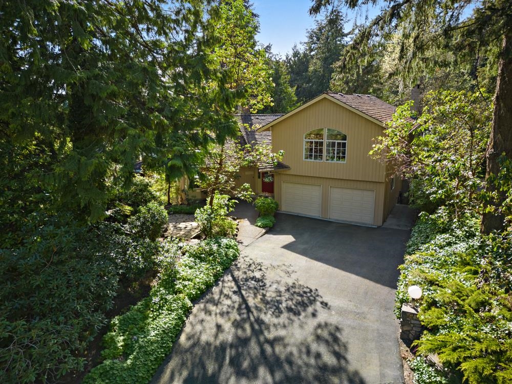 5707 BLUEBELL DRIVE, West Vancouver, British Columbia, 5 Bedrooms Bedrooms, ,4 BathroomsBathrooms,Residential Detached,For Sale,R2833039