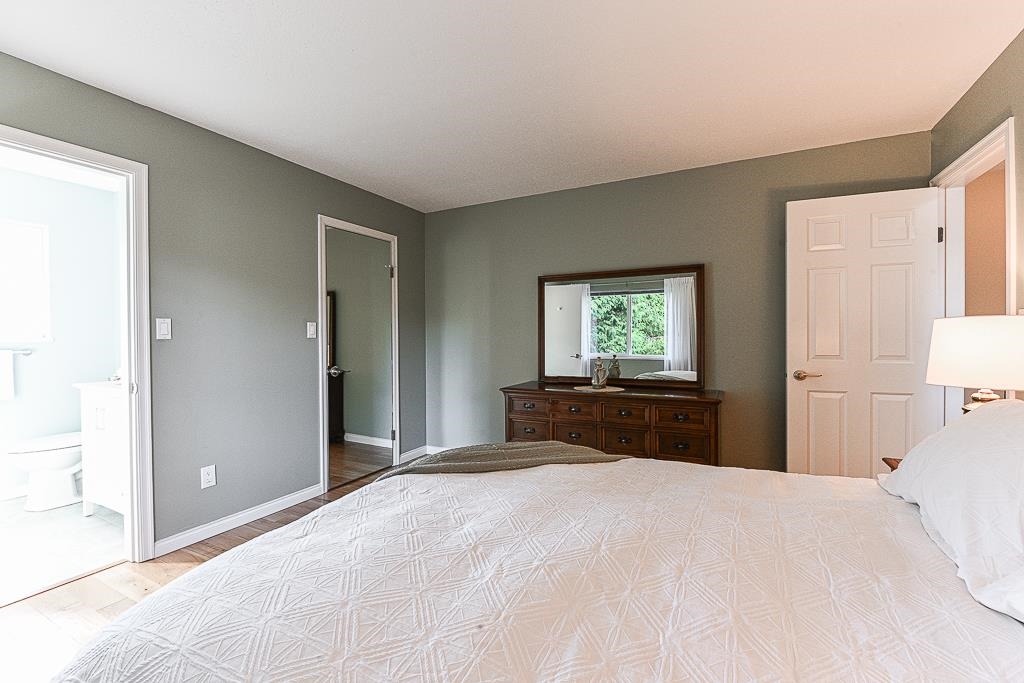 Wilson Lam Realtor, 16130 8A AVENUE, Surrey, British Columbia V4A 7B8, 4 Bedrooms, 3 Bathrooms, Residential Detached,For Sale ,R2833043