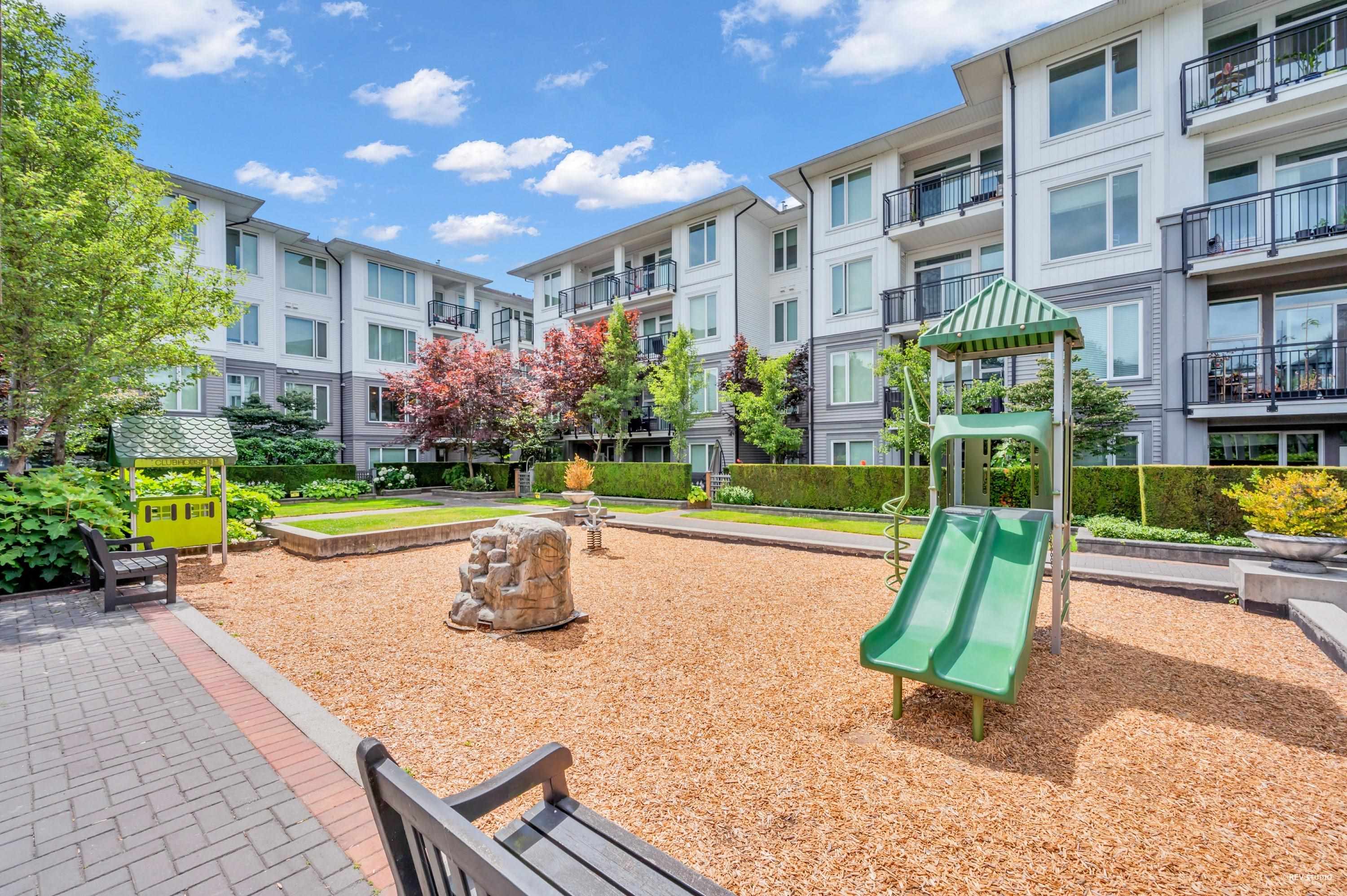 218-9388 MCKIM WAY, Richmond, British Columbia, 2 Bedrooms Bedrooms, ,2 BathroomsBathrooms,Residential Attached,For Sale,R2833052