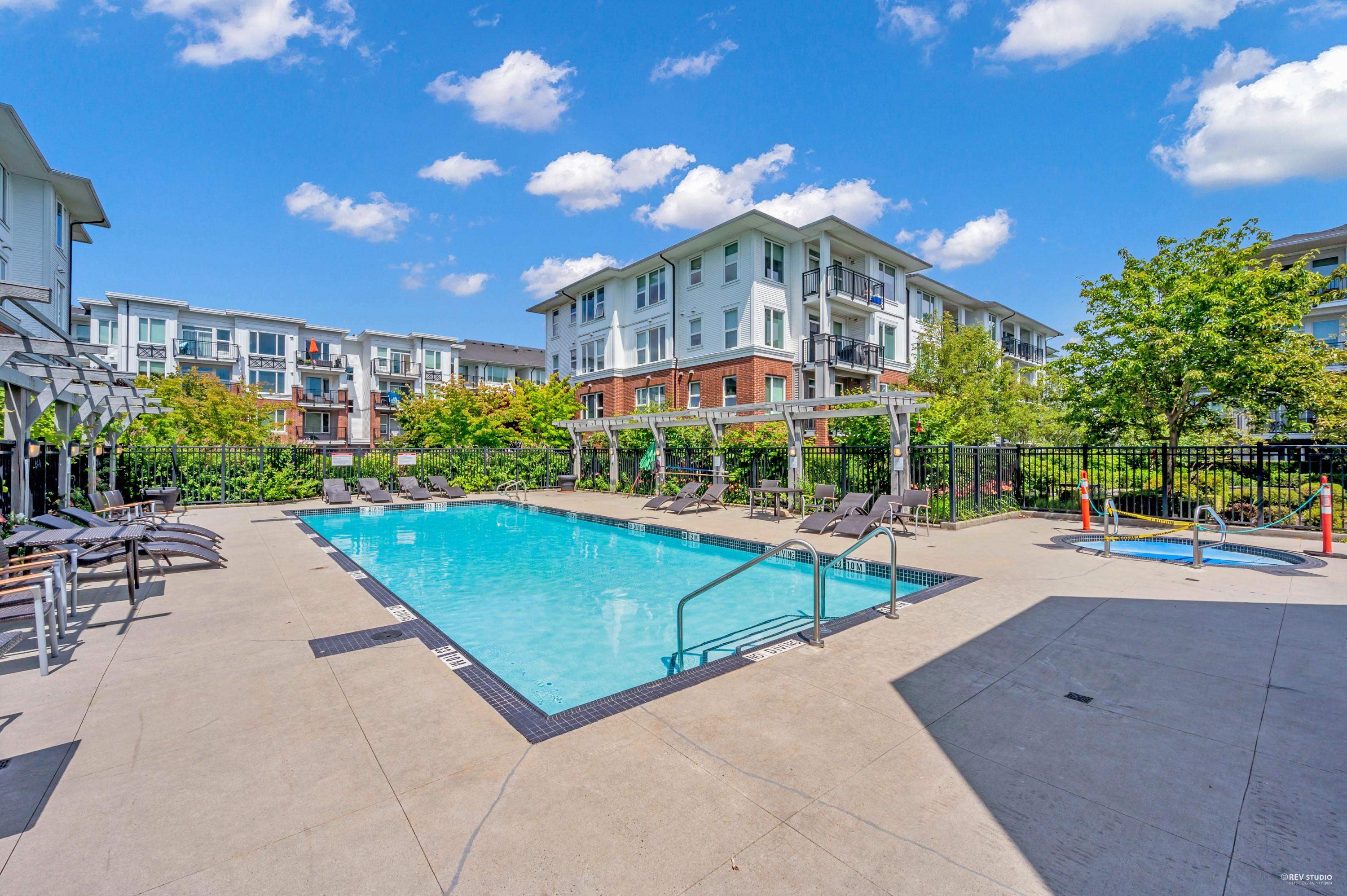 218-9388 MCKIM WAY, Richmond, British Columbia, 2 Bedrooms Bedrooms, ,2 BathroomsBathrooms,Residential Attached,For Sale,R2833052