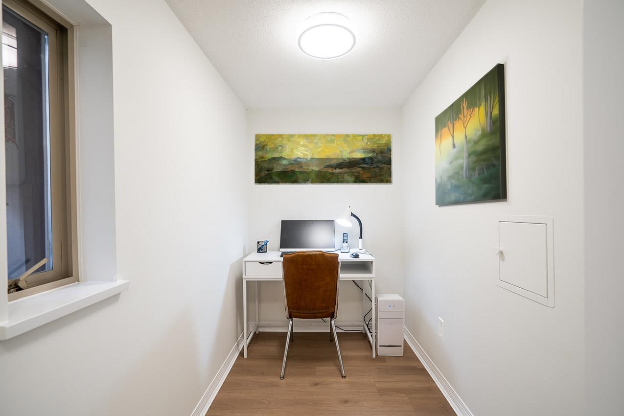 11 3036 W 4th Avenue, Vancouver 10