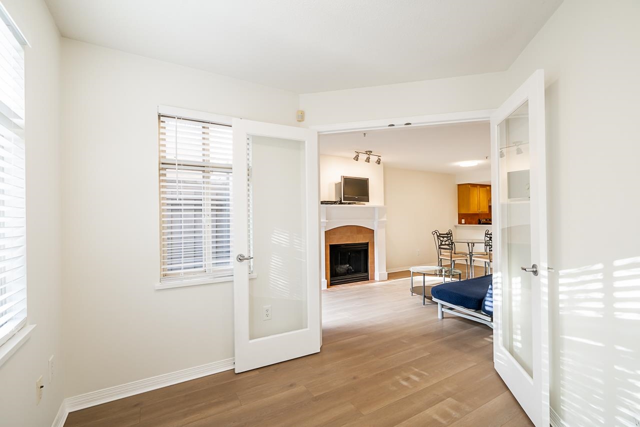 11 3036 W 4th Avenue, Vancouver 12