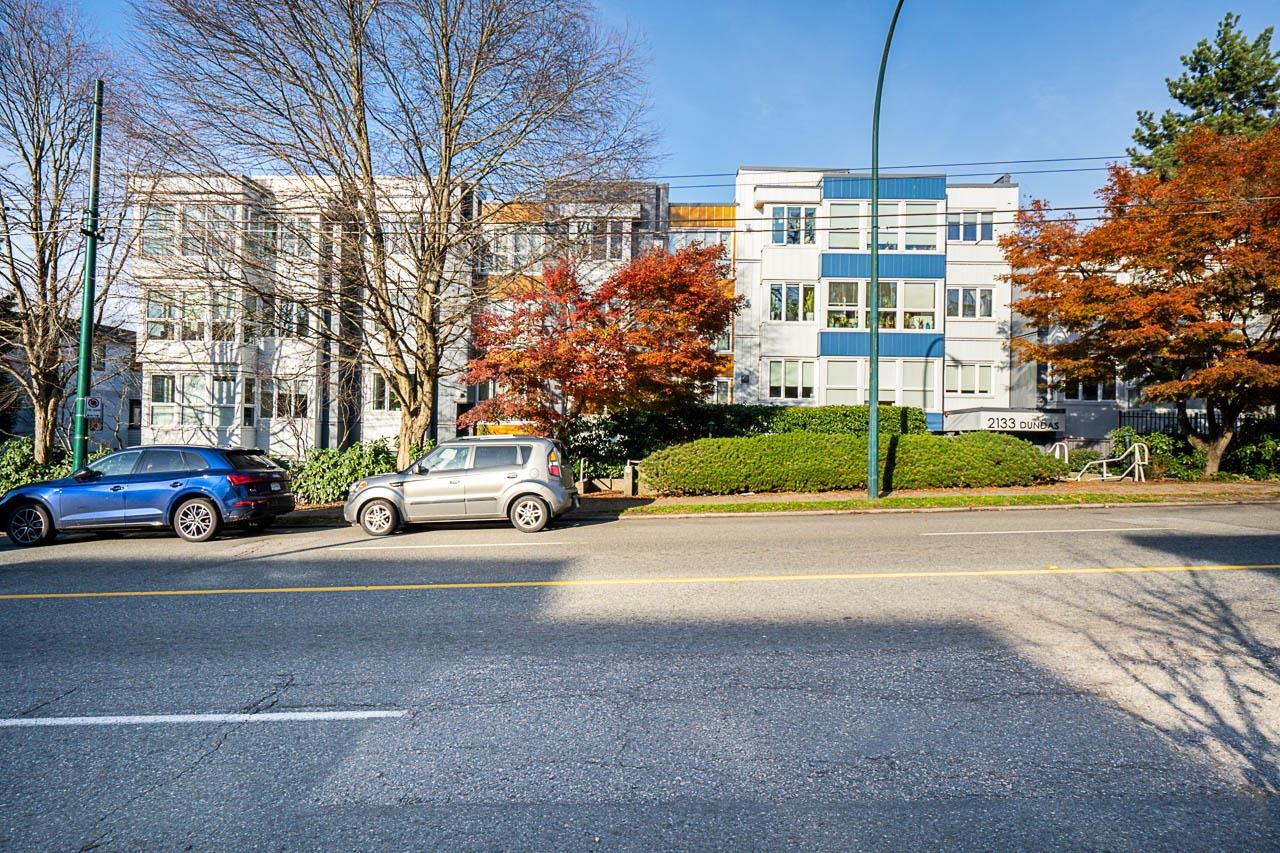 406 2133 Dundas Street, Vancouver 2