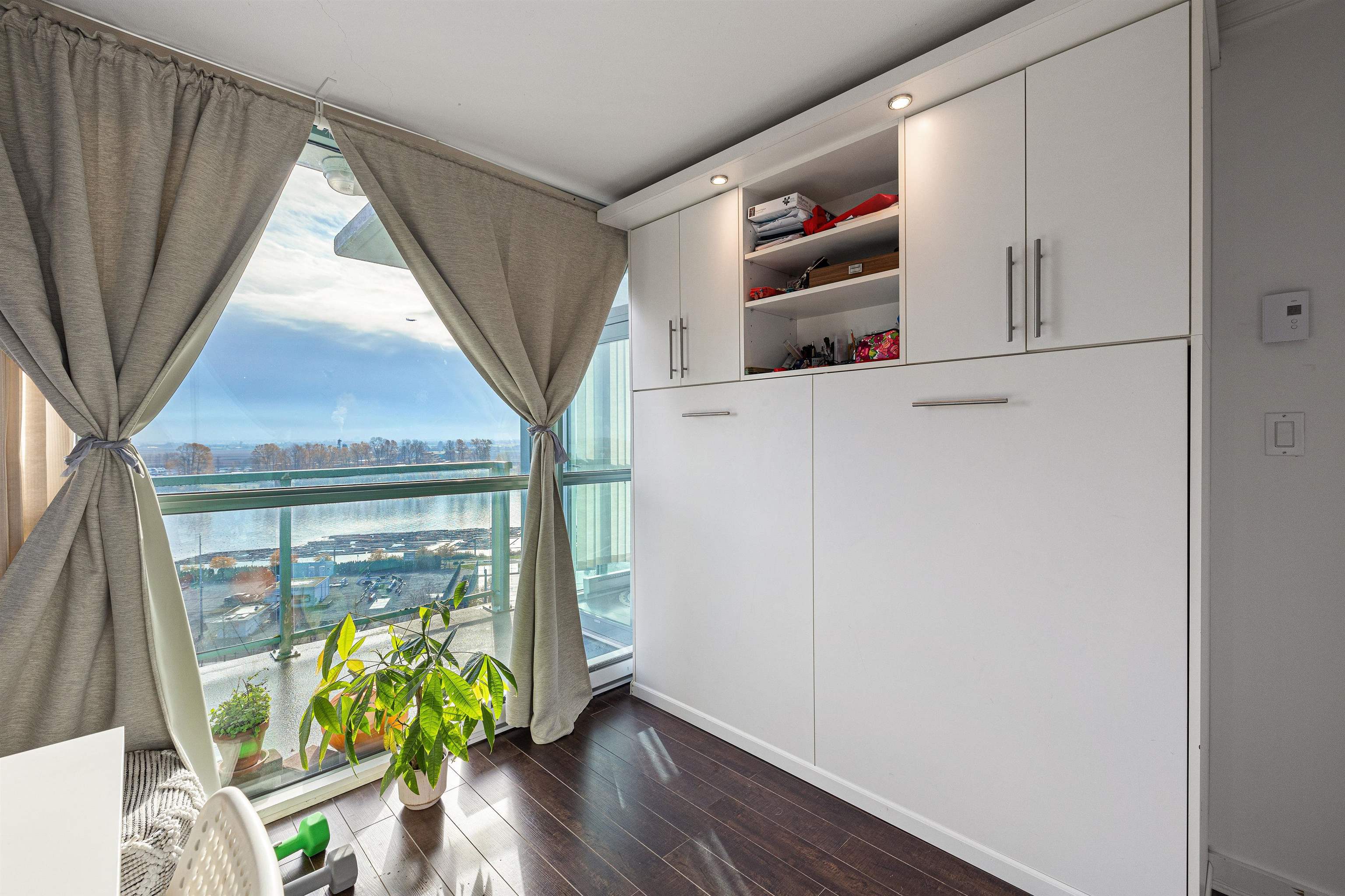 1107 2763 Chandlery Place, Vancouver 16