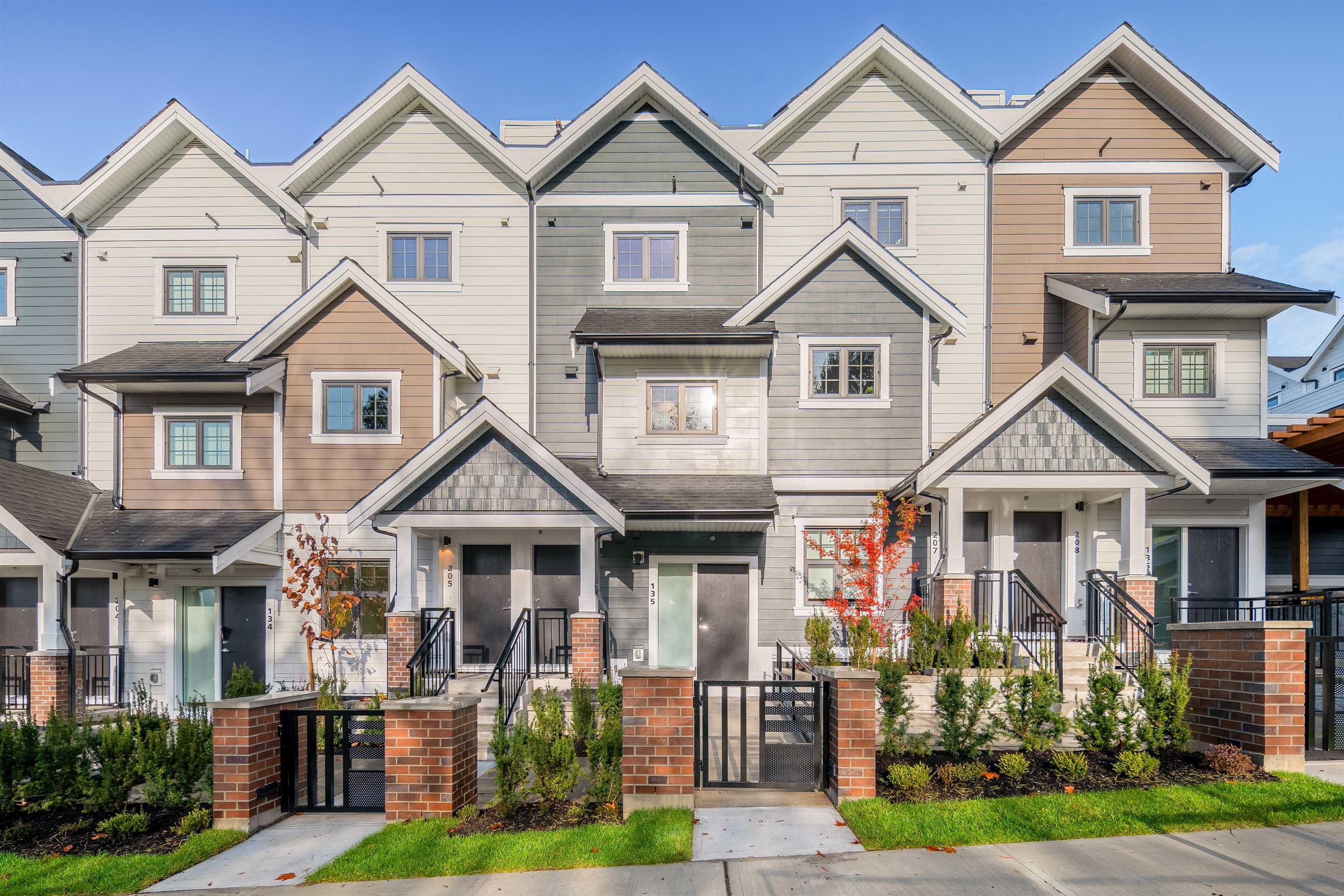 135-678 FAIRVIEW STREET, Coquitlam, British Columbia, 2 Bedrooms Bedrooms, ,2 BathroomsBathrooms,Residential Attached,For Sale,R2833478