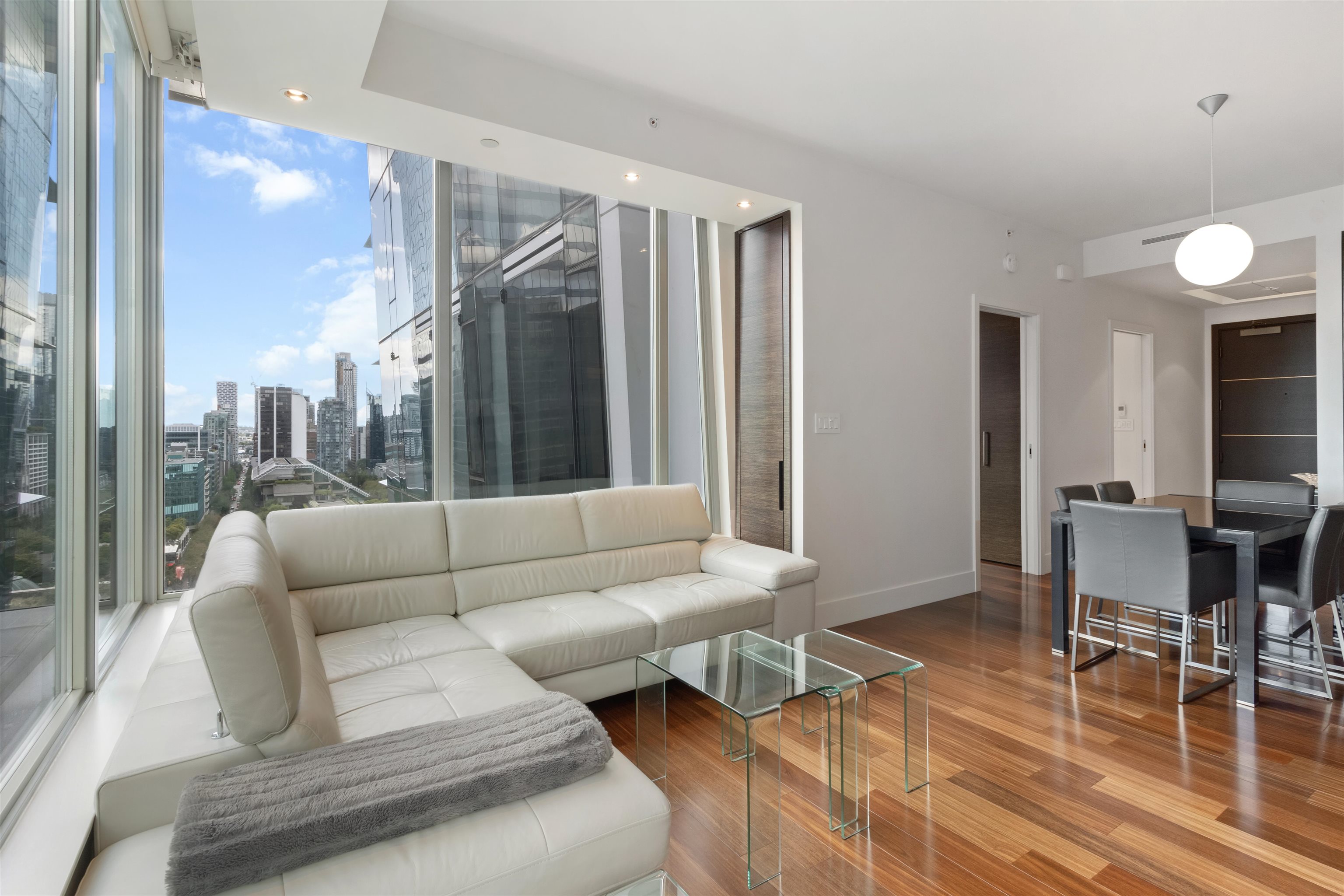 1804 667 Howe Street, Vancouver 9