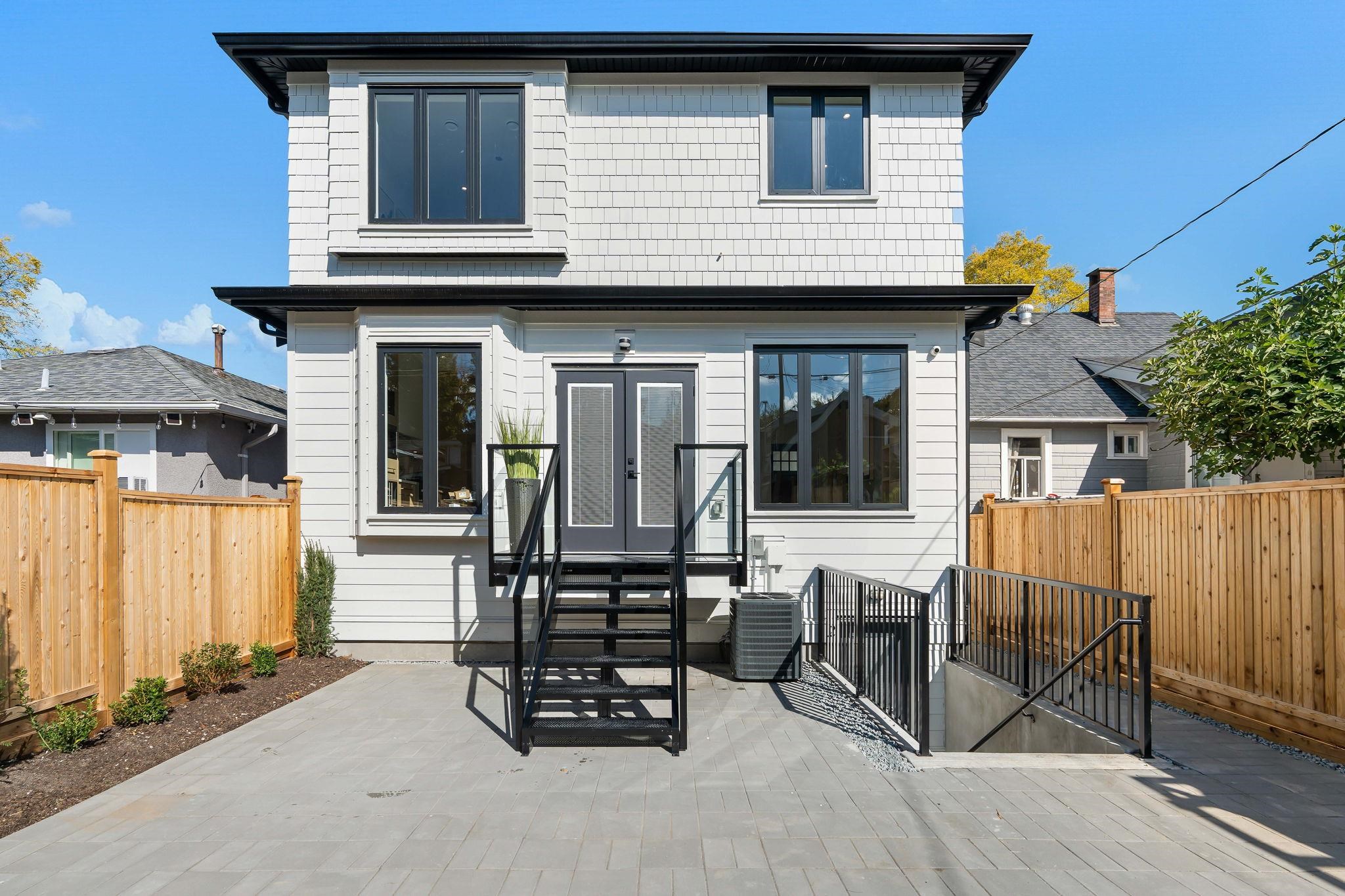 2730 Kitchener Street, Vancouver 24
