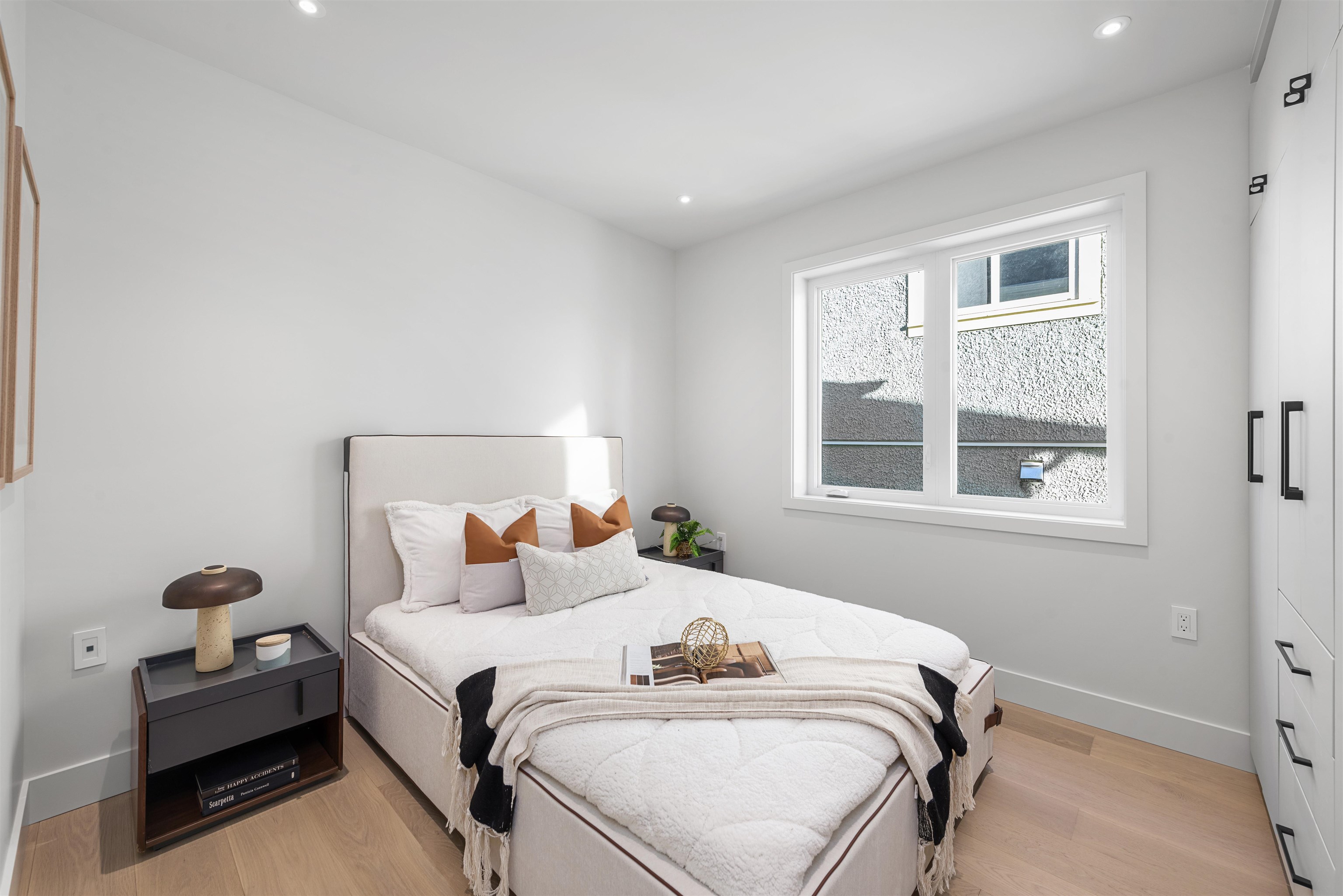 2465 Triumph Street, Vancouver 7