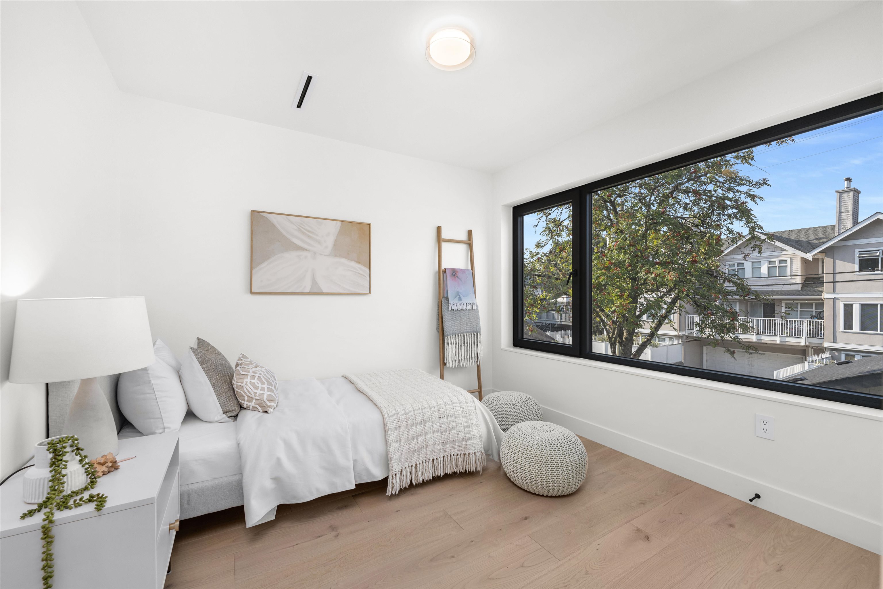 569 W 17th Avenue, Vancouver 18