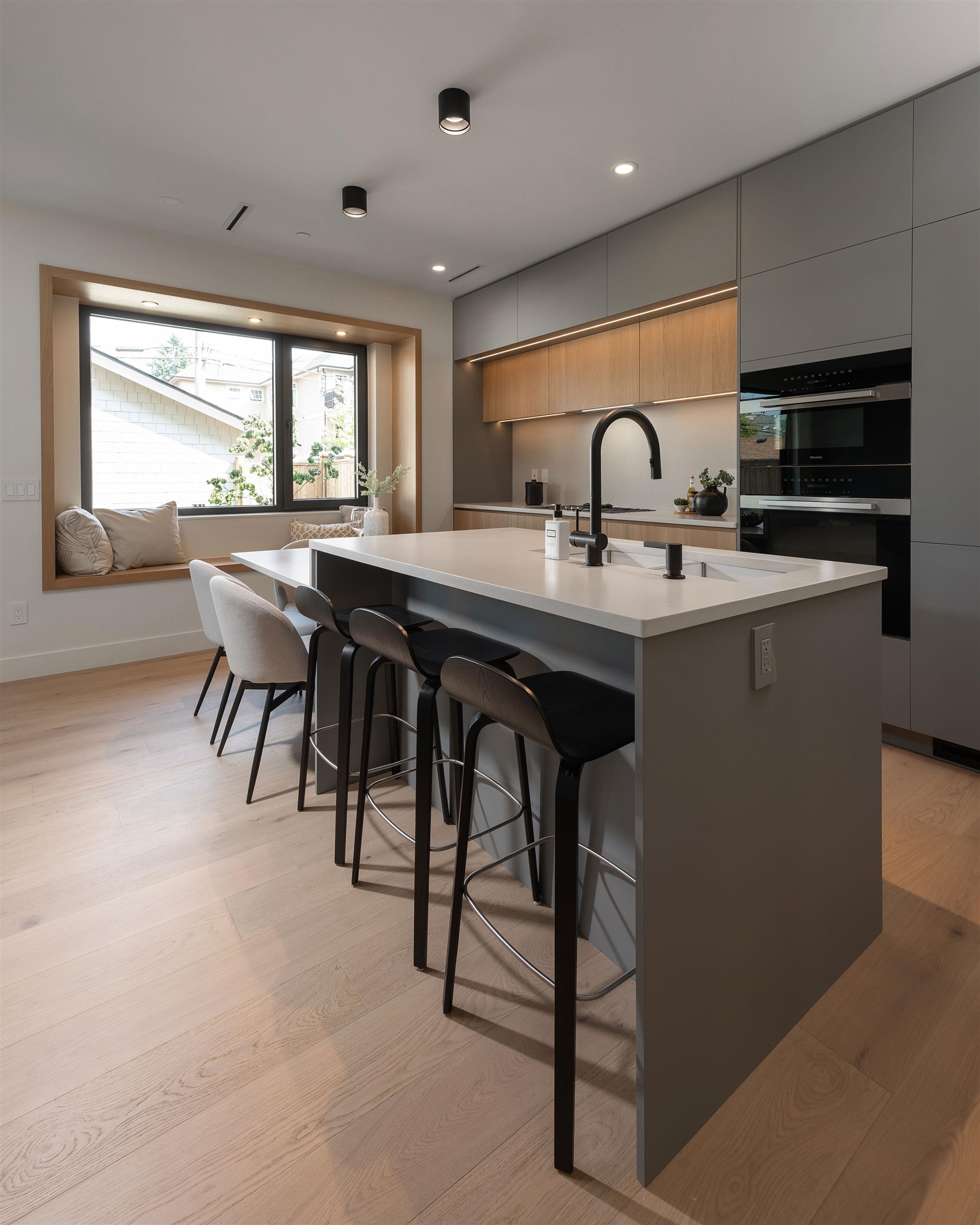 569 W 17th Avenue, Vancouver 33