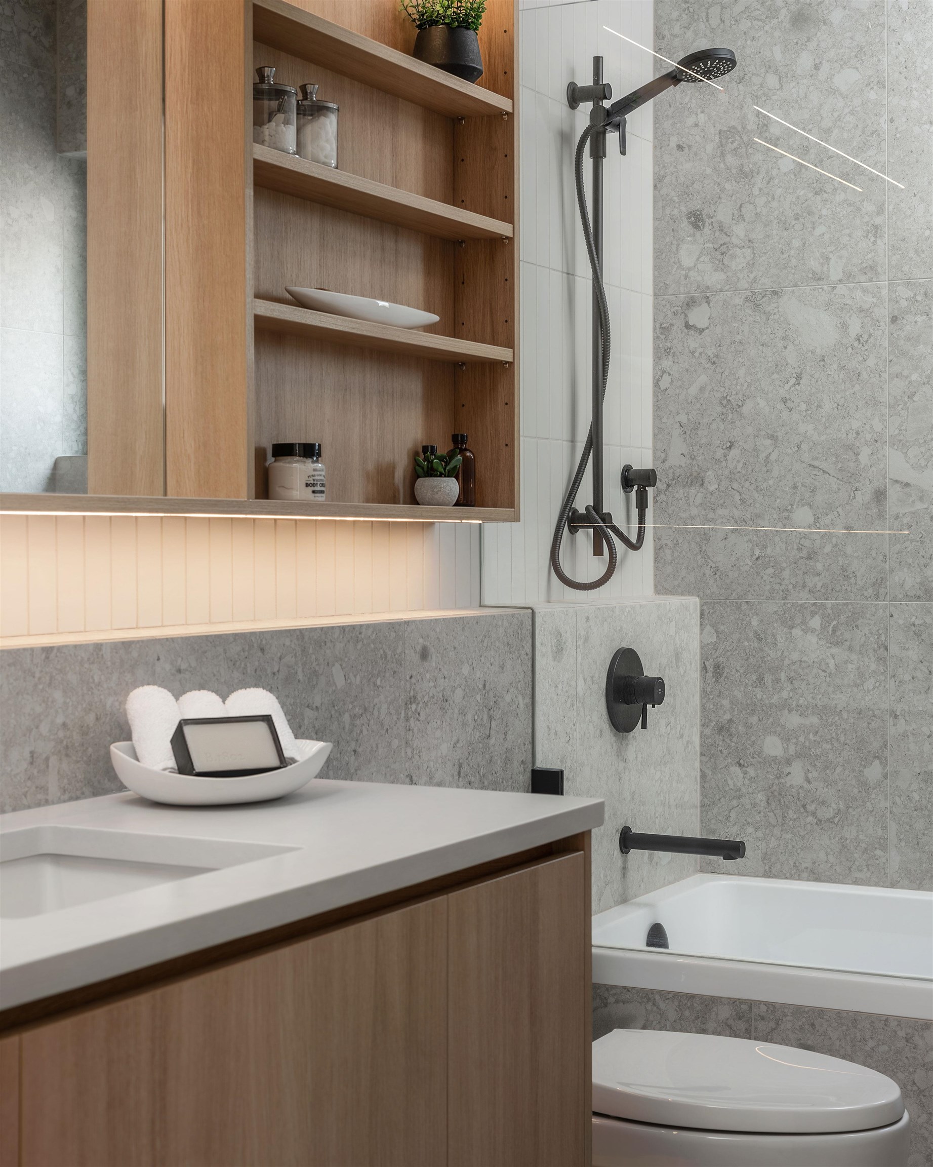 569 W 17th Avenue, Vancouver 34