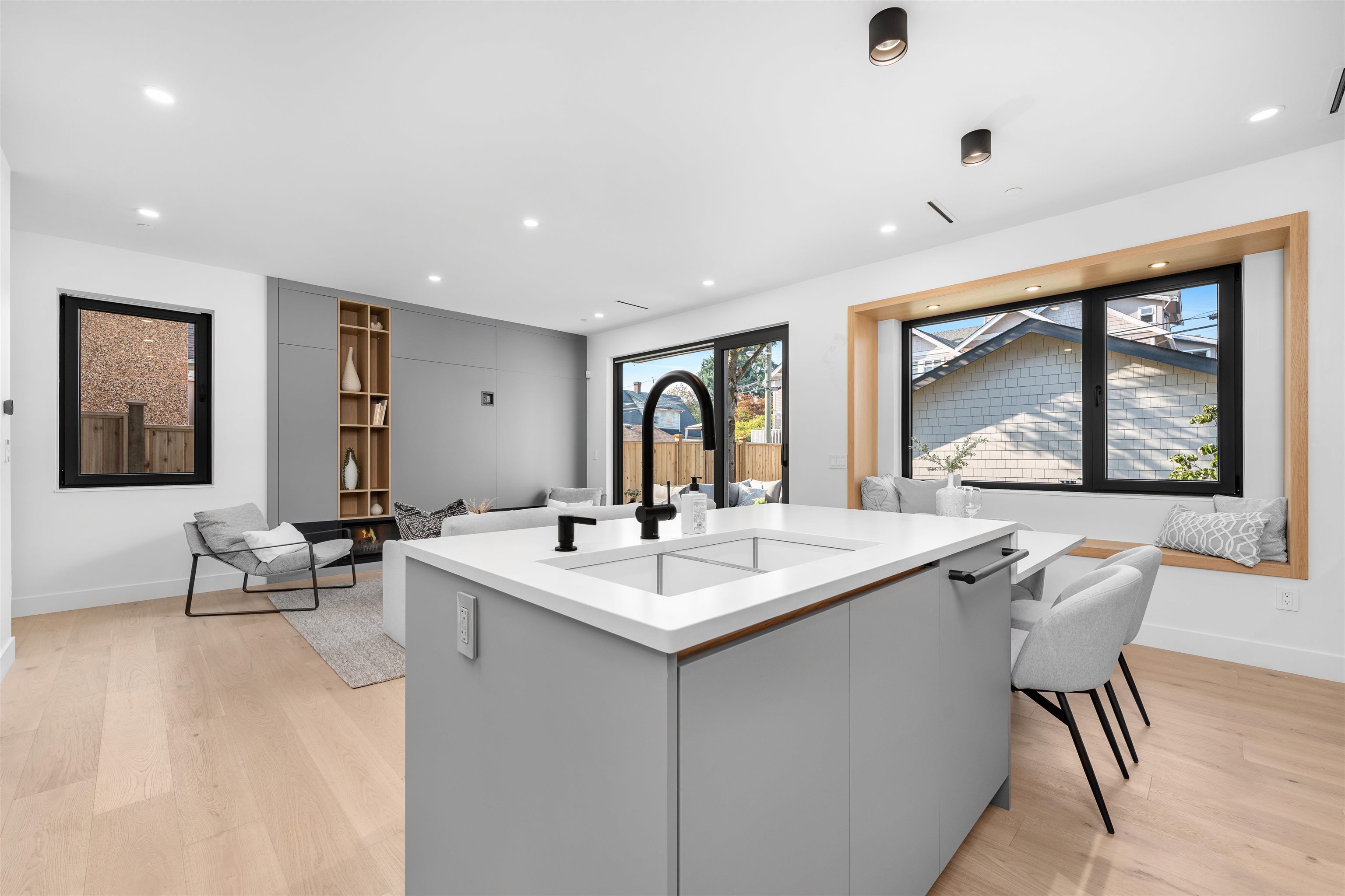 569 W 17th Avenue, Vancouver 9